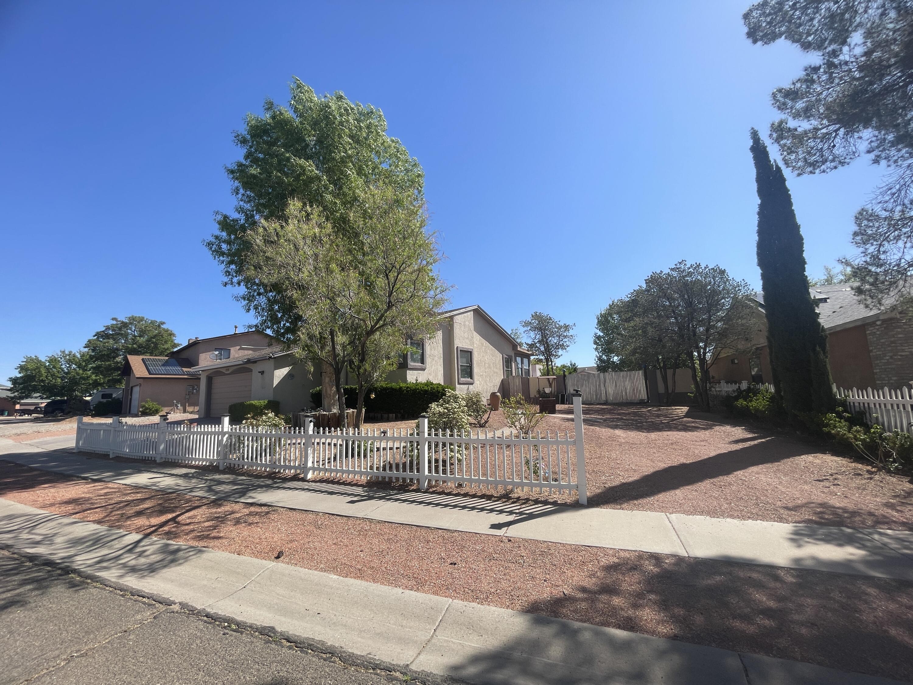 5110 Golondrina NW