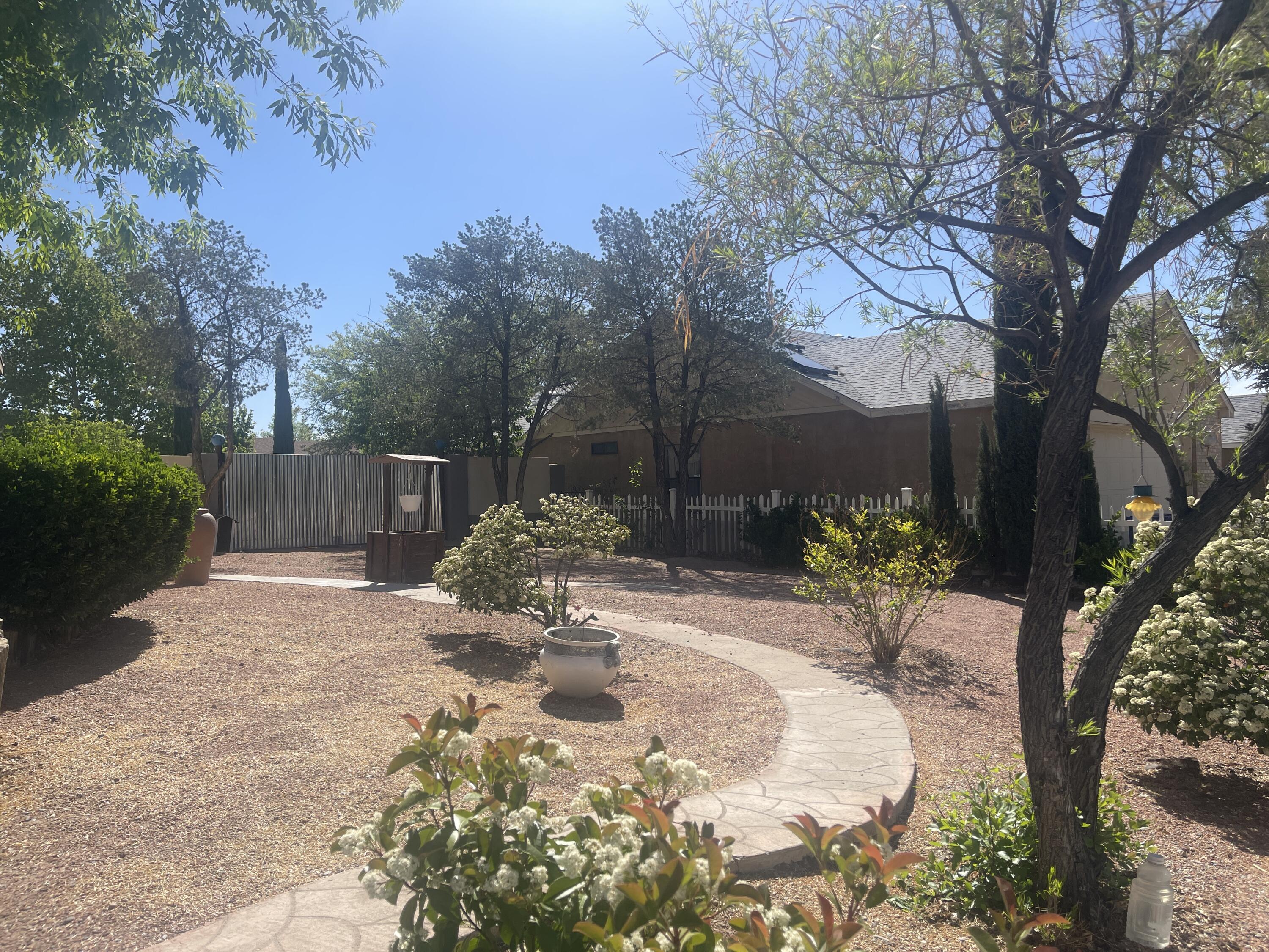 5110 Golondrina NW