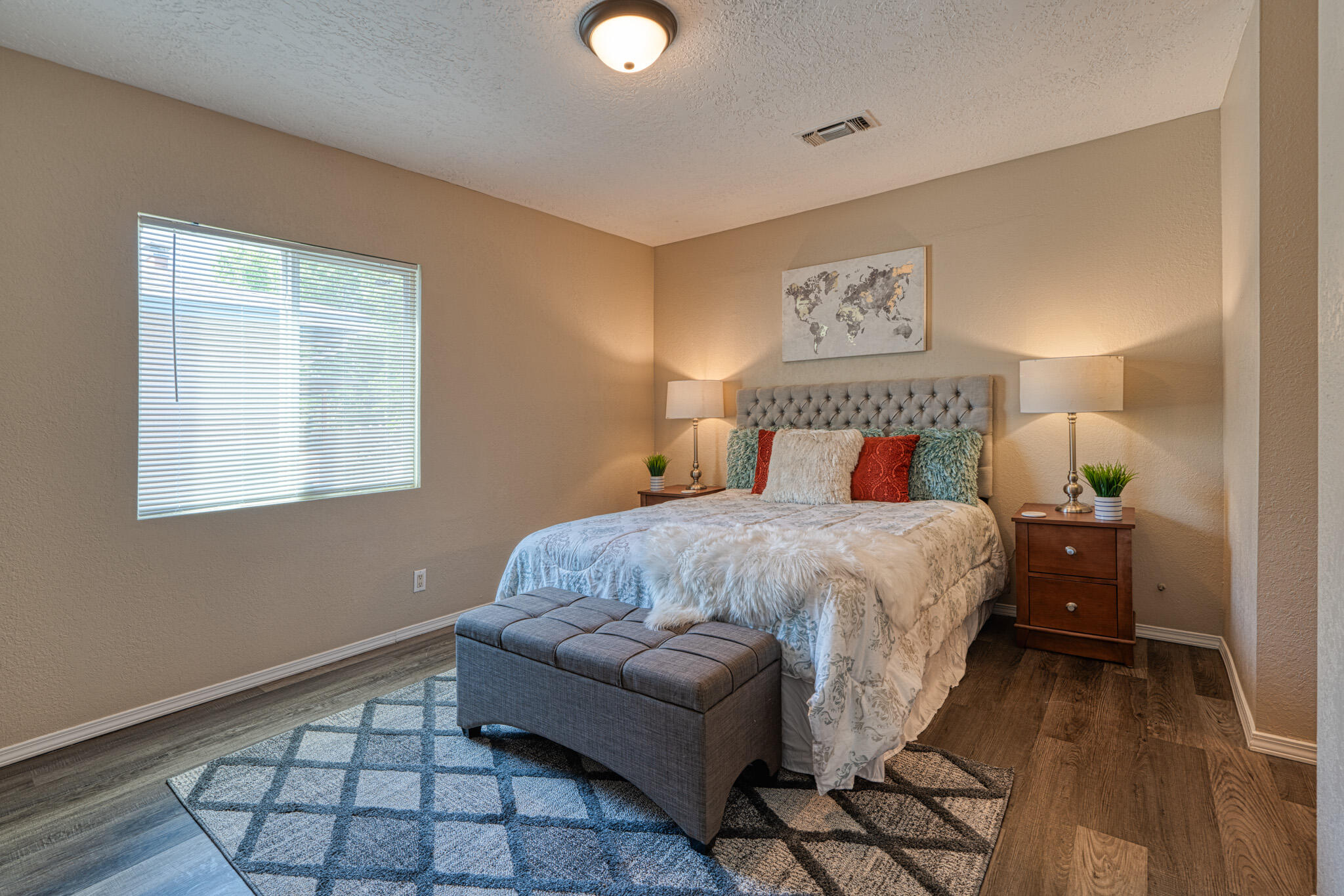 6421 Rosalind Drive NE