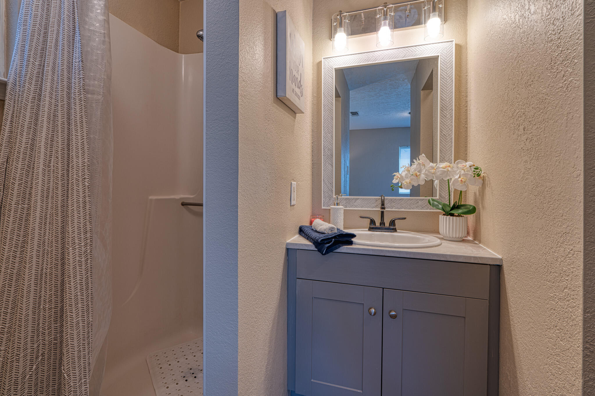 6421 Rosalind Drive NE