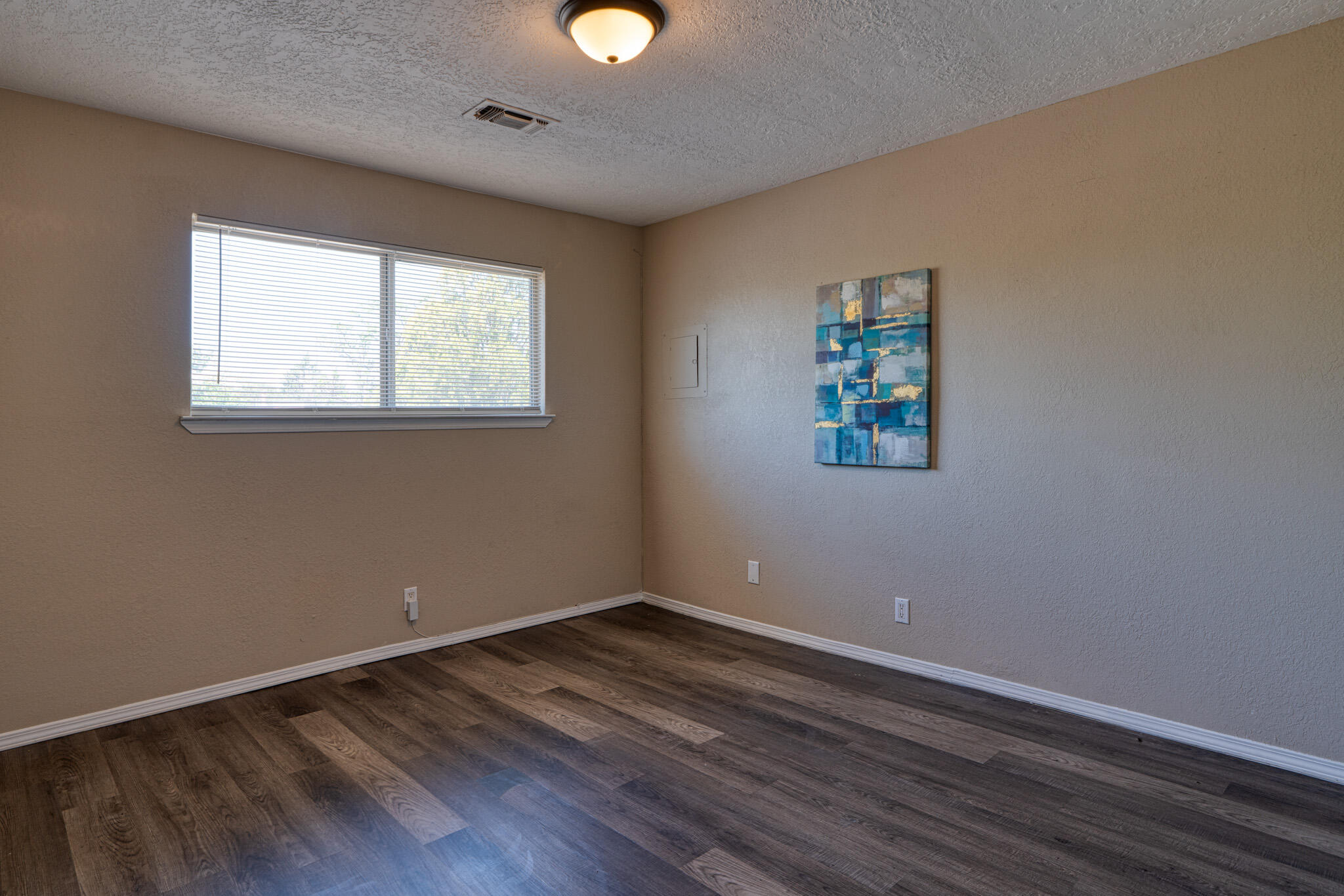 6421 Rosalind Drive NE