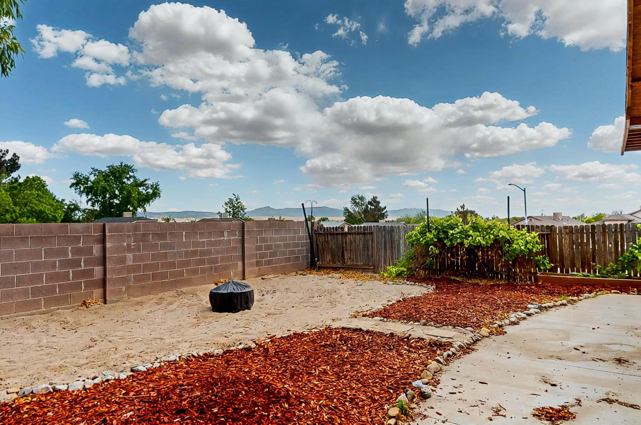 1528 FOX HILL Place SW