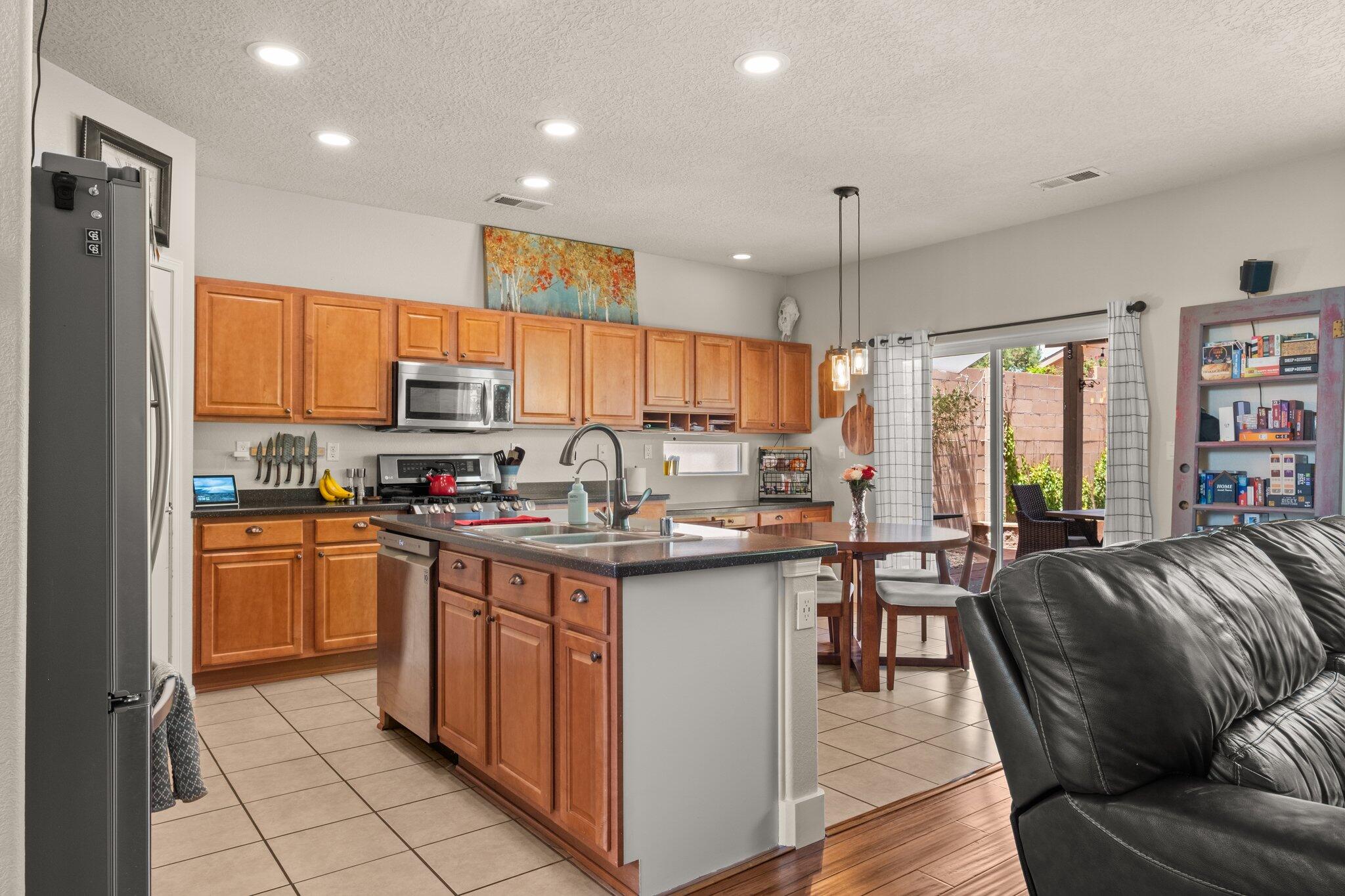 8167 VENTANA AZUL Avenue NW