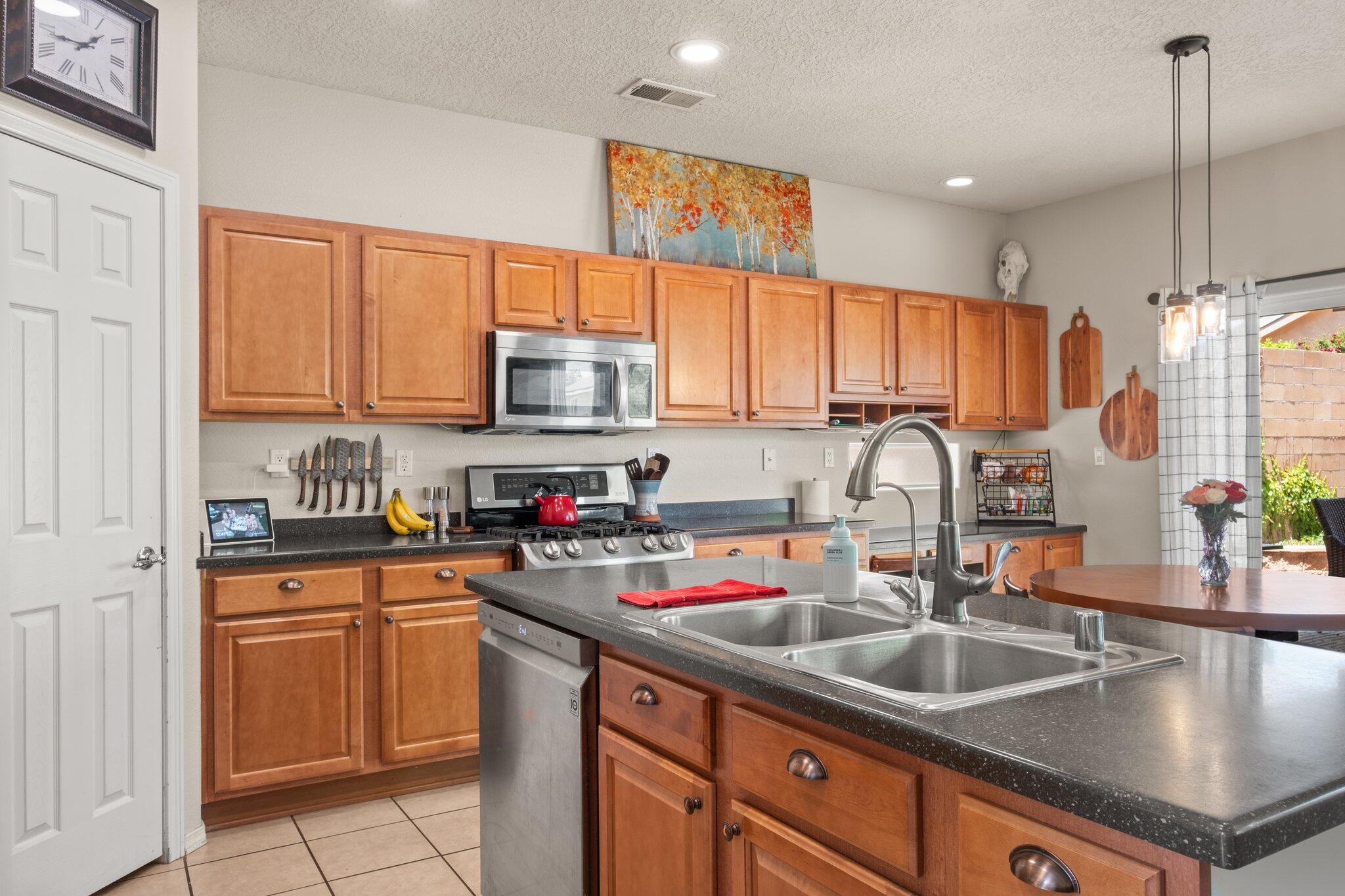 8167 VENTANA AZUL Avenue NW