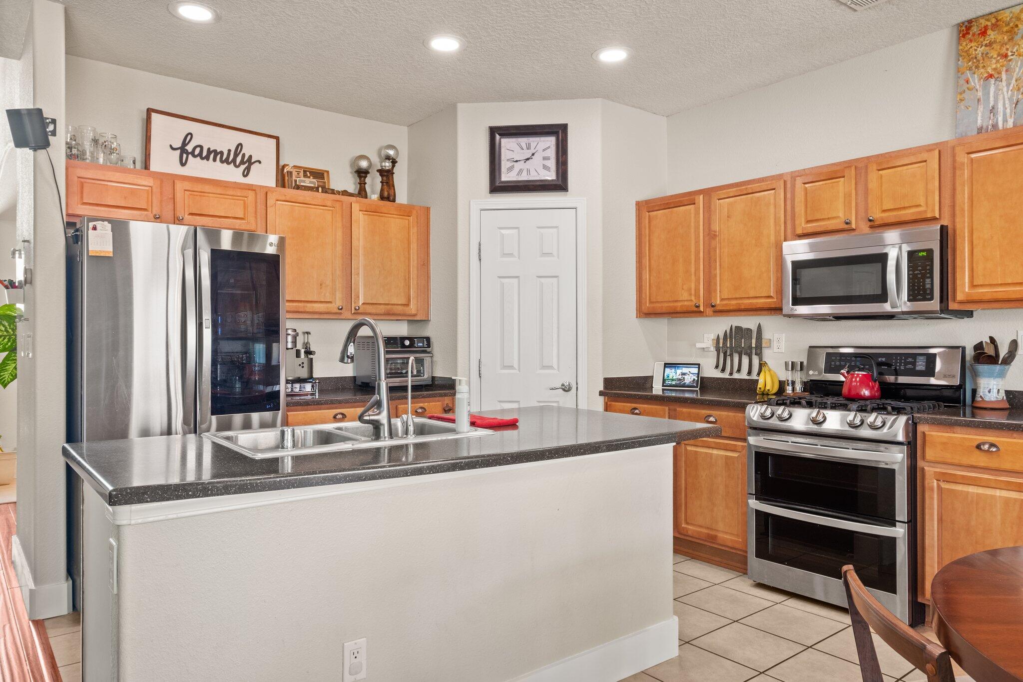 8167 VENTANA AZUL Avenue NW