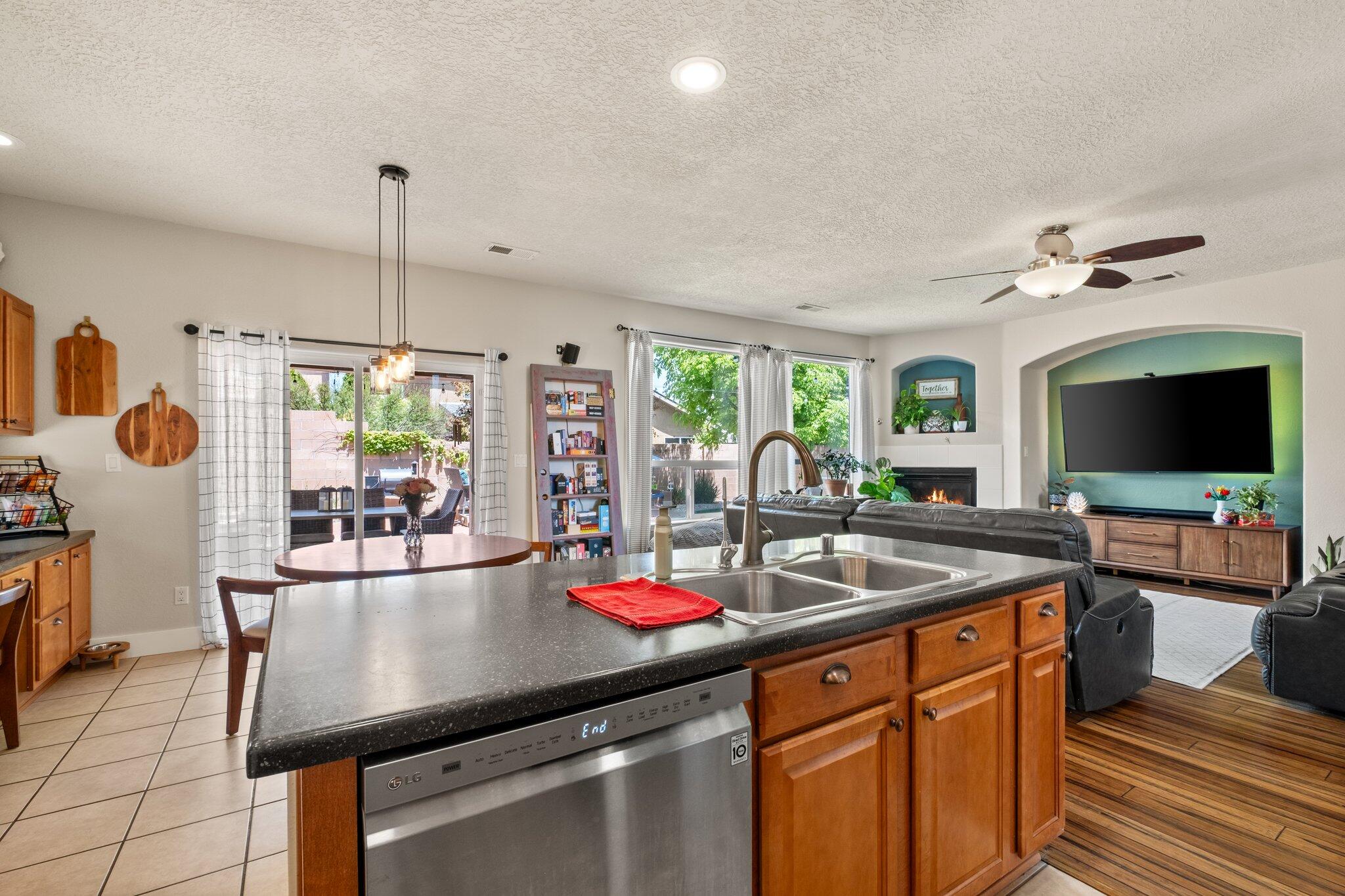 8167 VENTANA AZUL Avenue NW