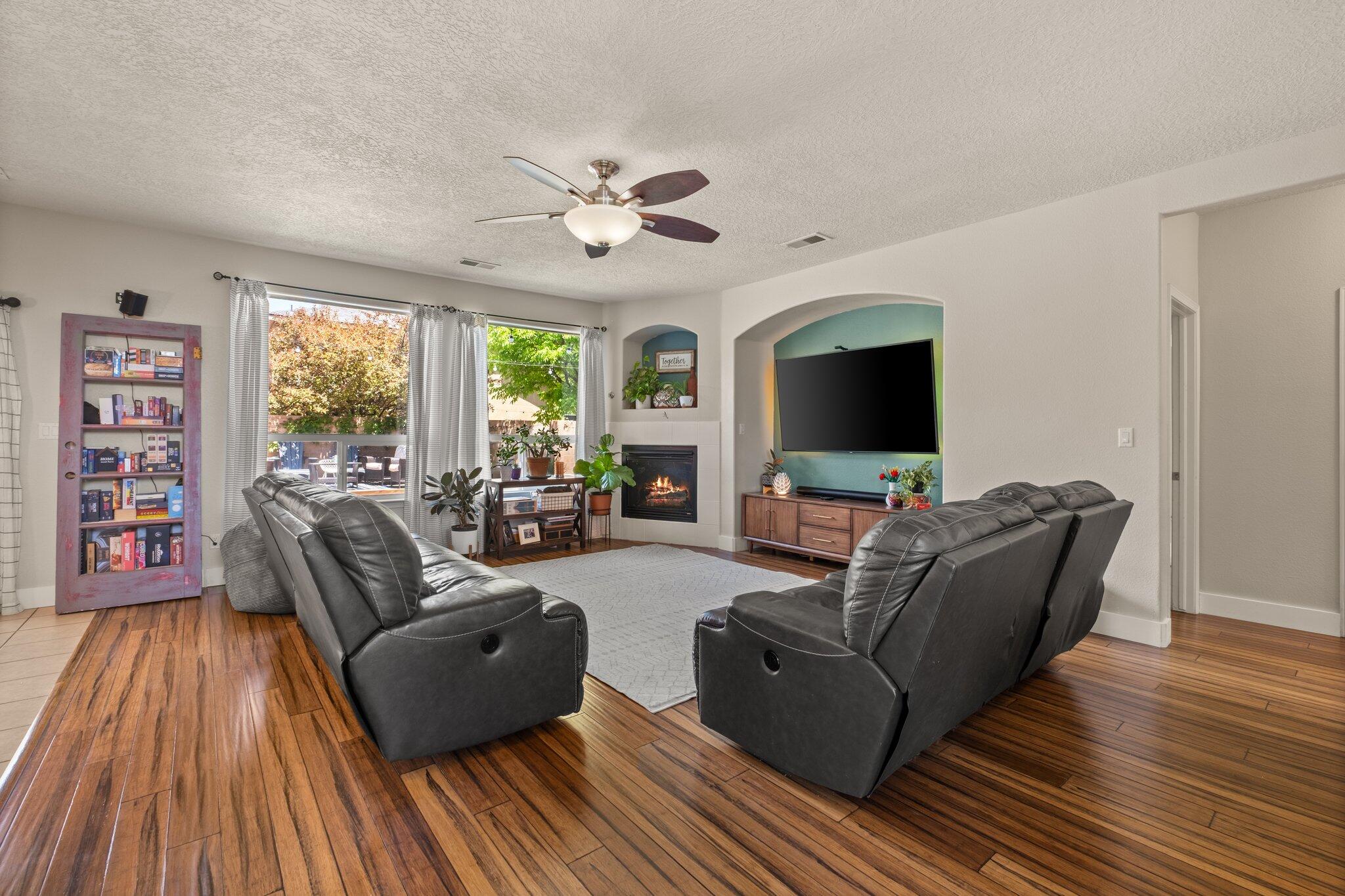 8167 VENTANA AZUL Avenue NW