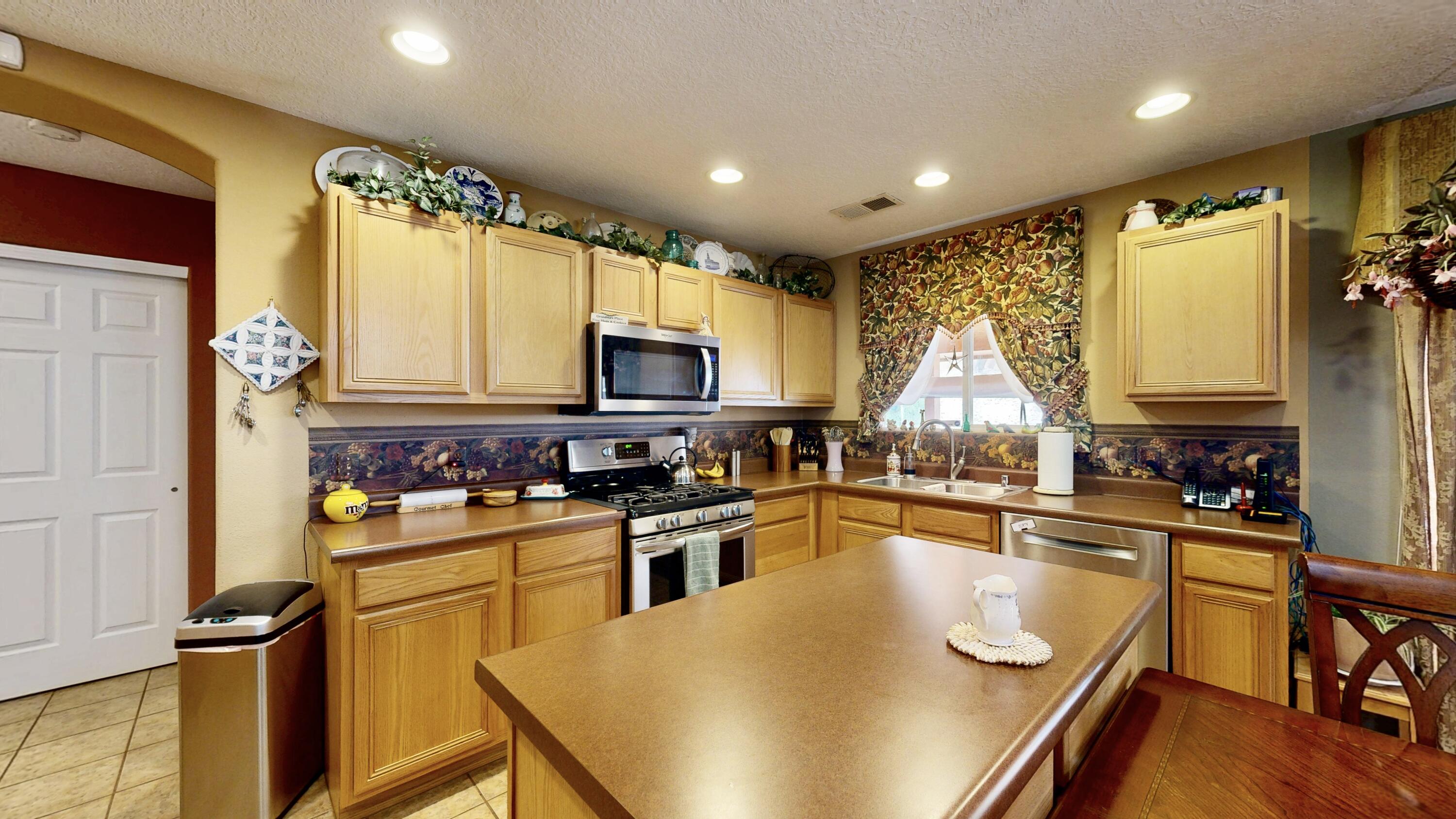 1080 CAPITAN Street NW