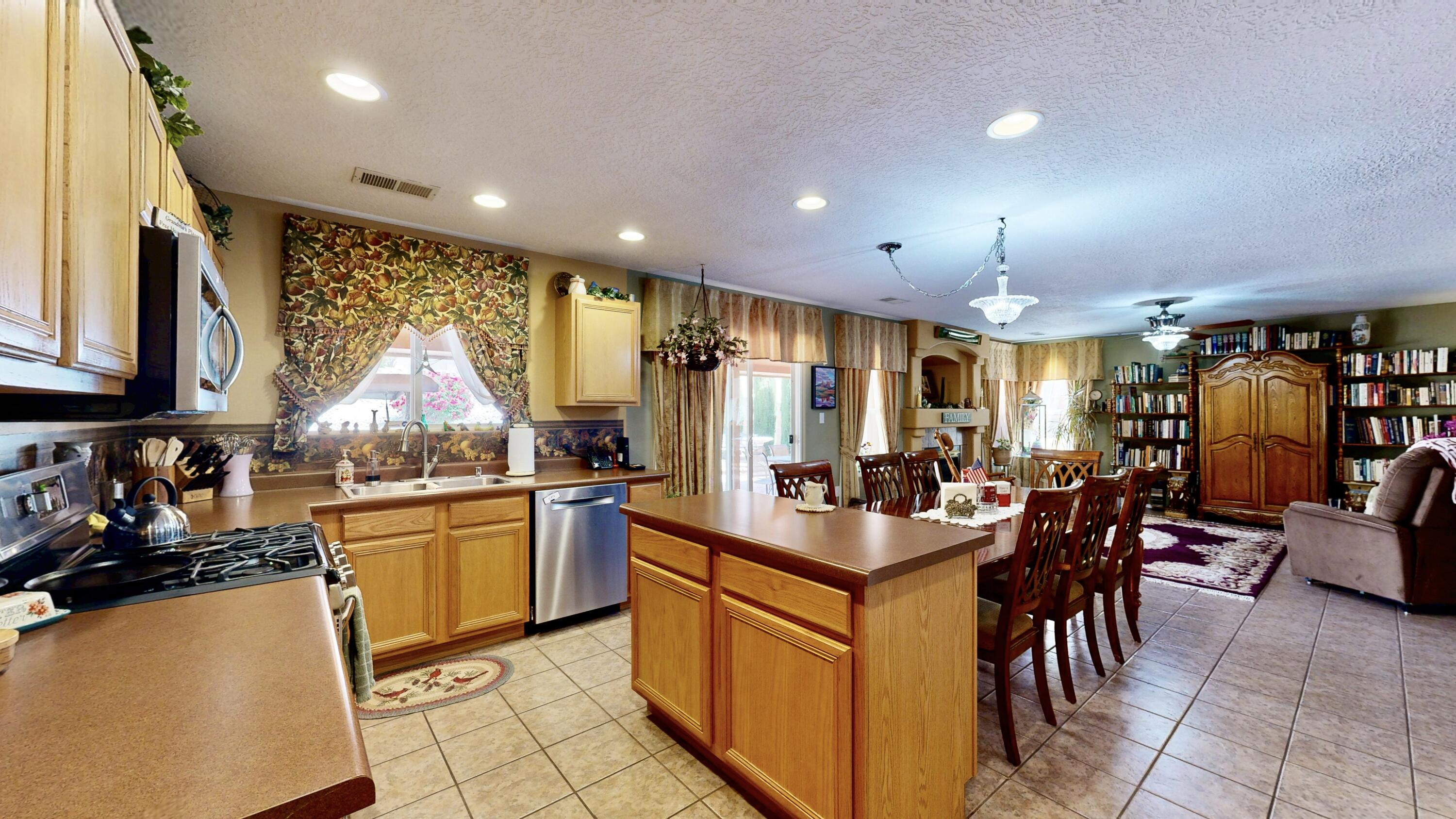 1080 CAPITAN Street NW