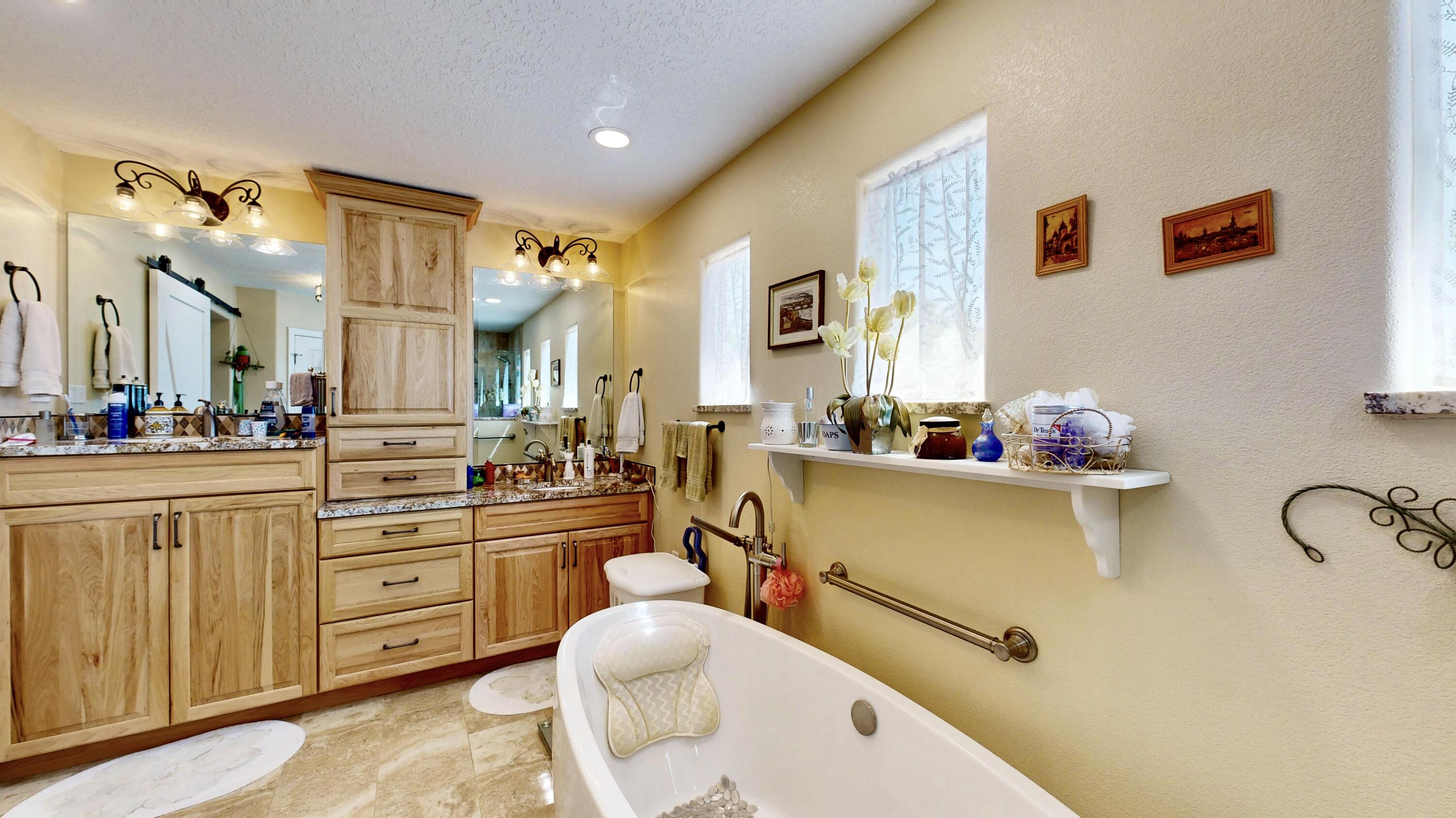 1080 CAPITAN Street NW