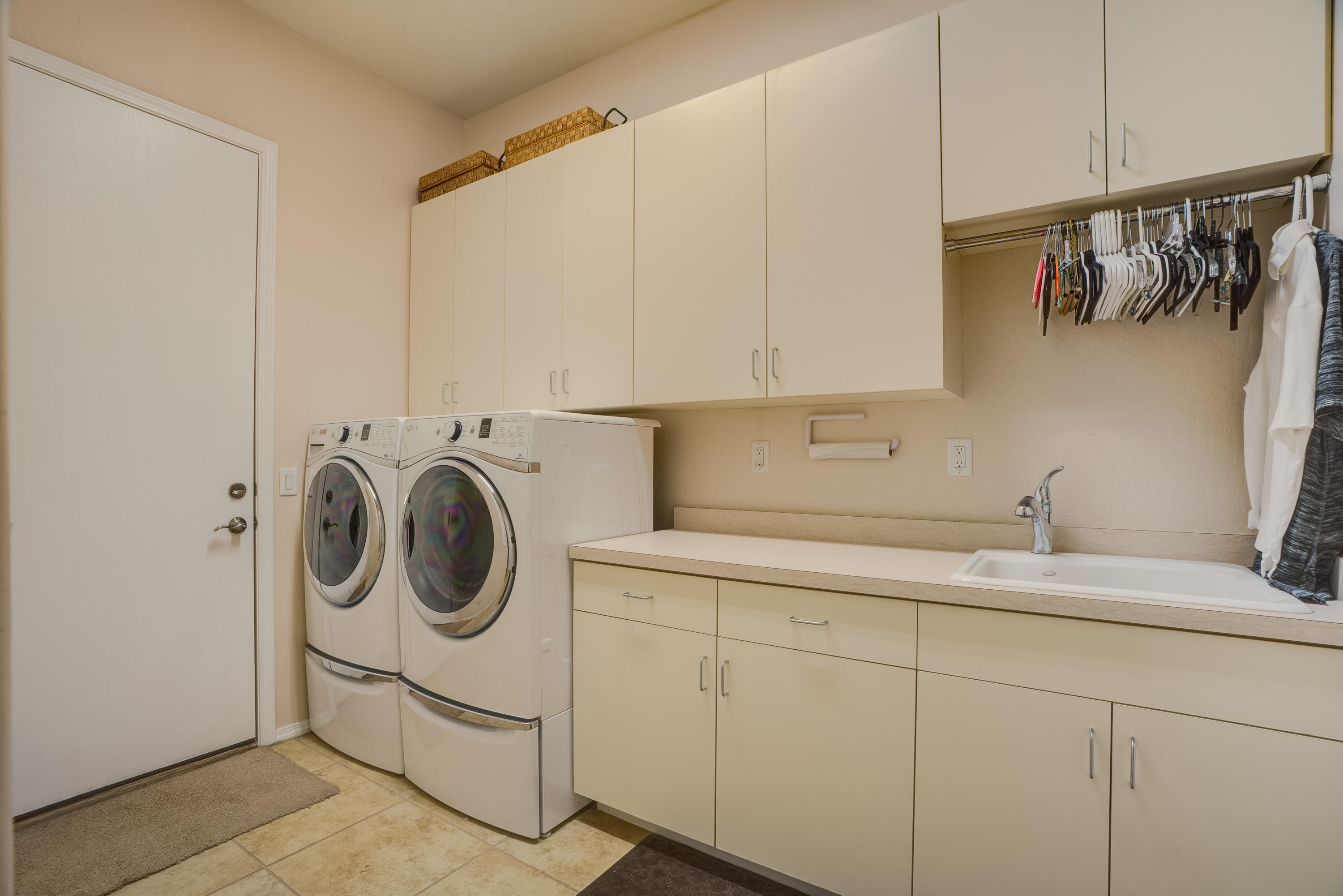 9300 IRON CREEK Lane NW