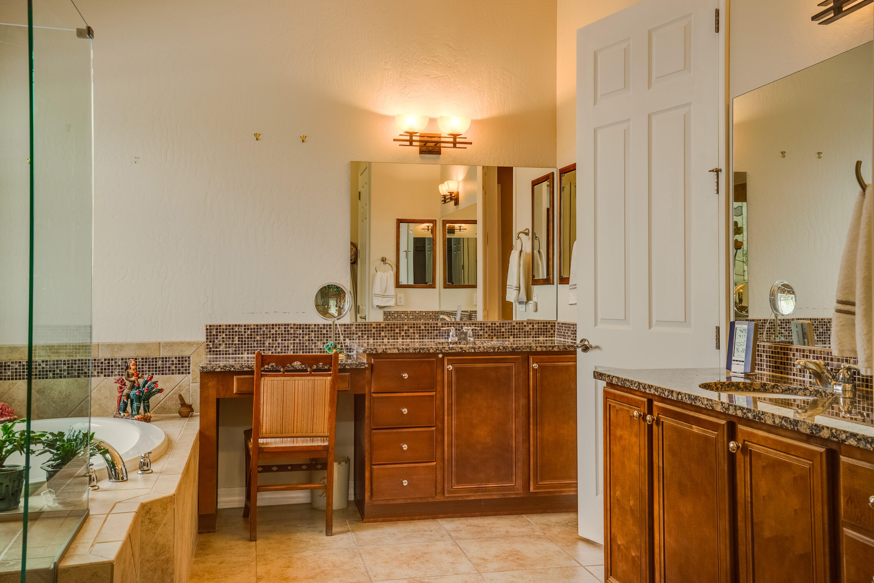 9300 IRON CREEK Lane NW