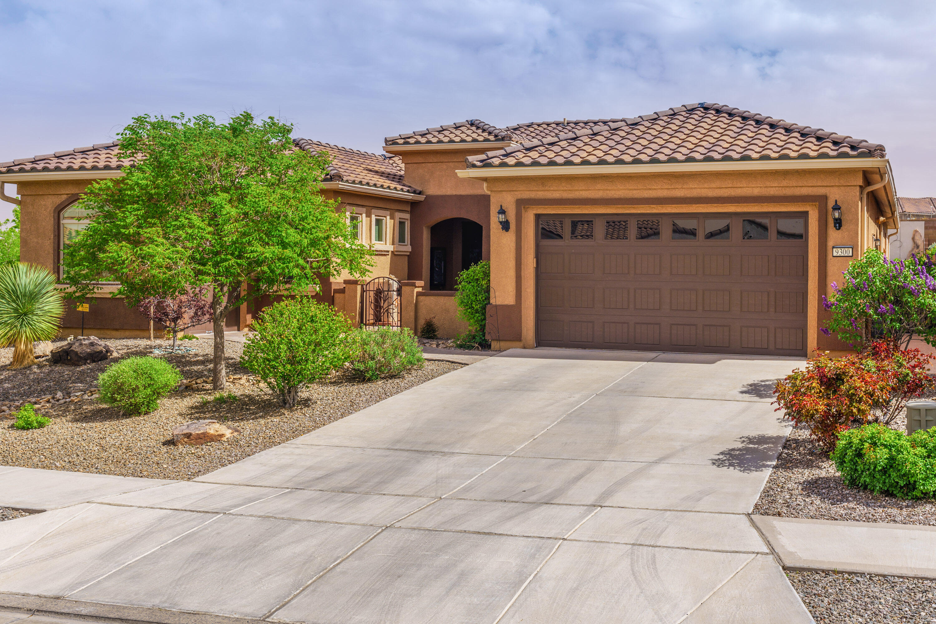 9300 IRON CREEK Lane NW