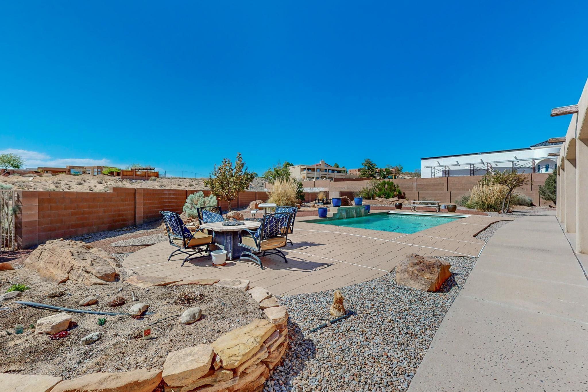1425 SARATOGA Drive NE