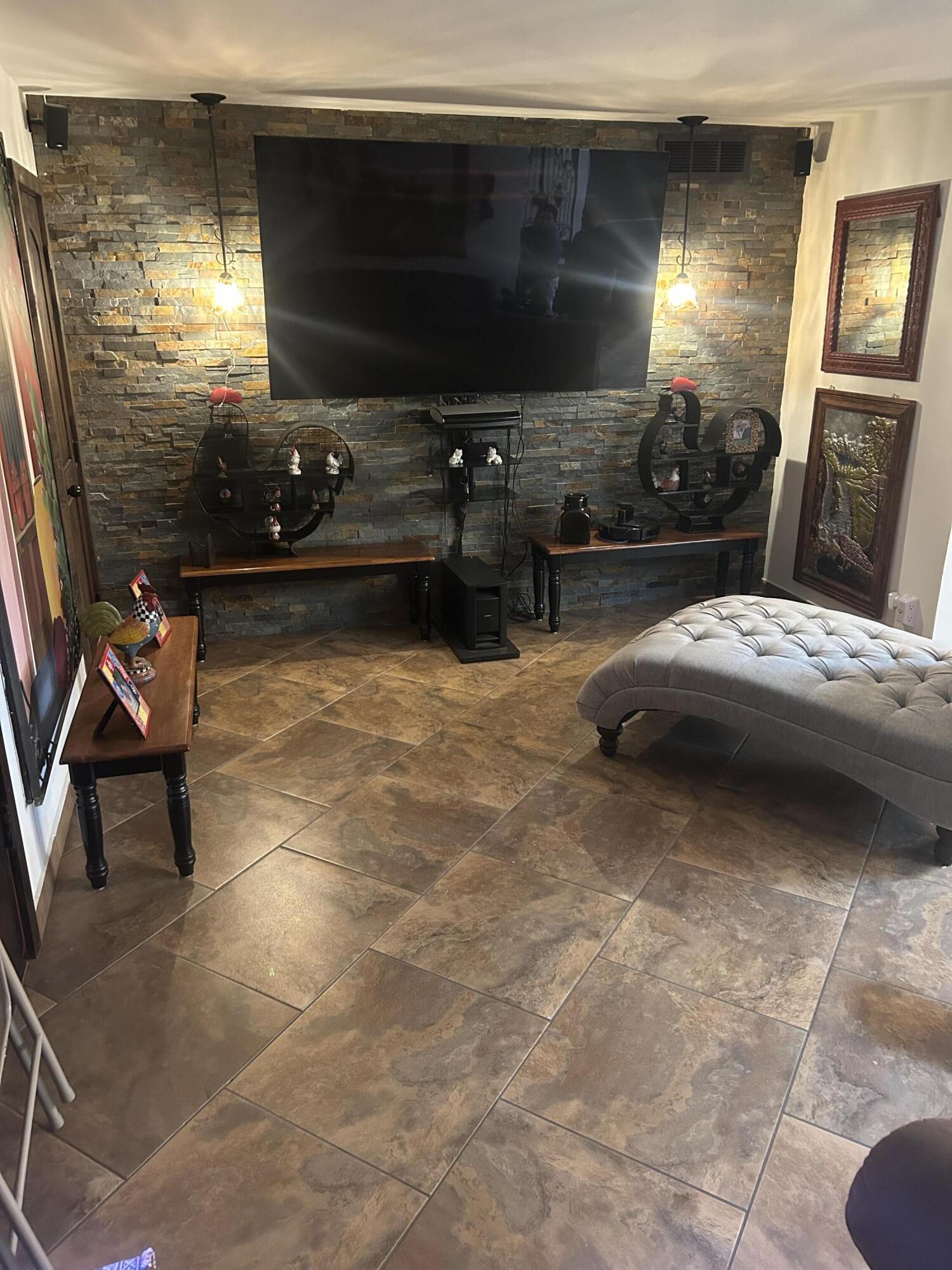 864 LOMA HERMOSA Drive NW