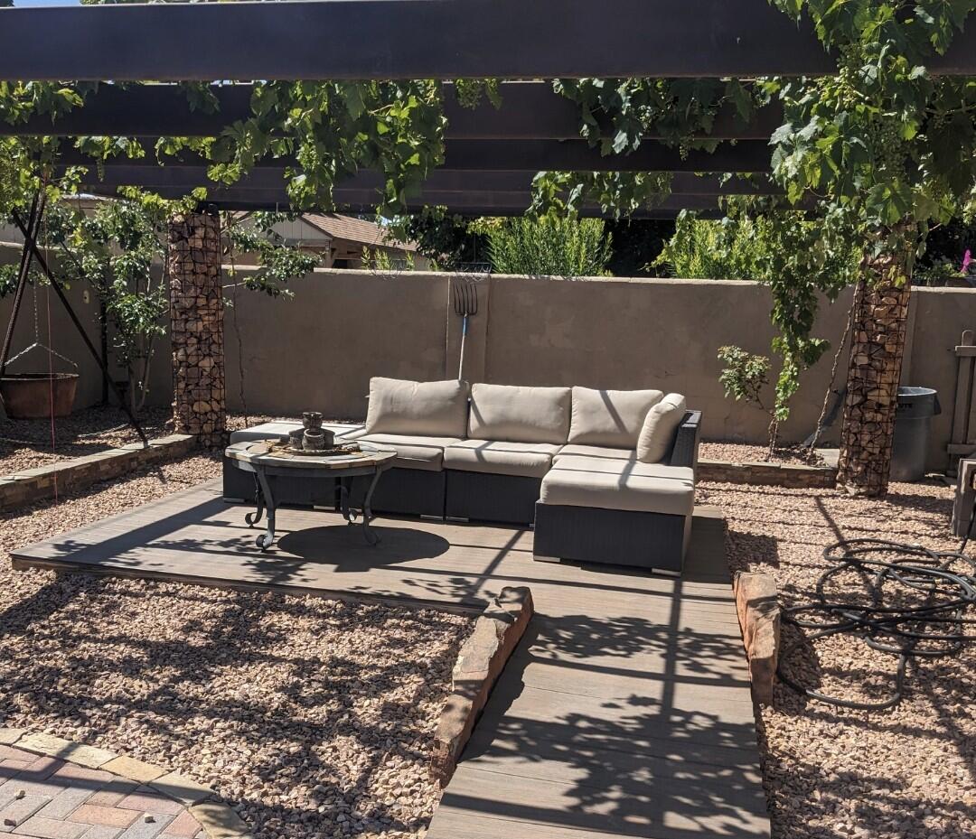 864 LOMA HERMOSA Drive NW