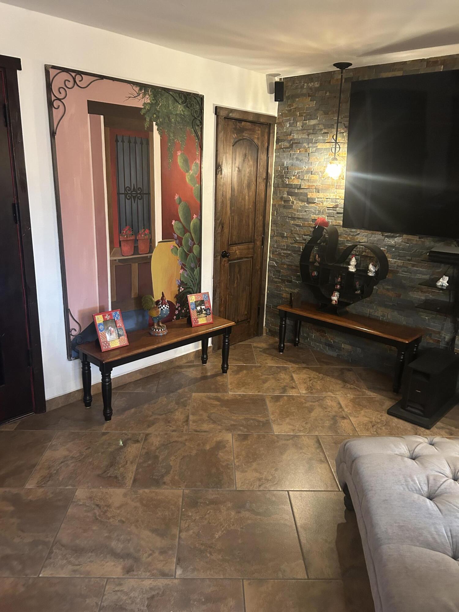 864 LOMA HERMOSA Drive NW
