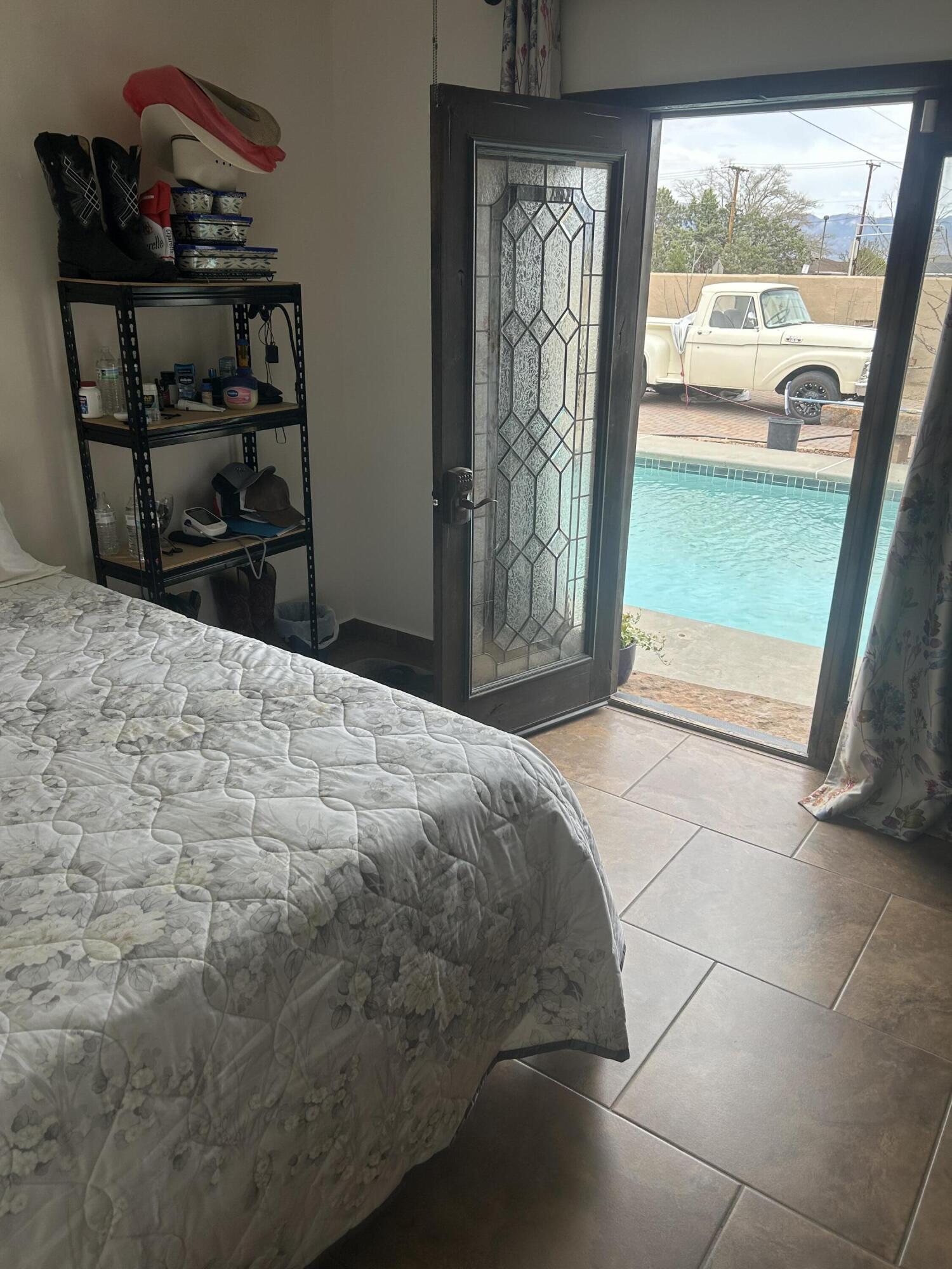 864 LOMA HERMOSA Drive NW