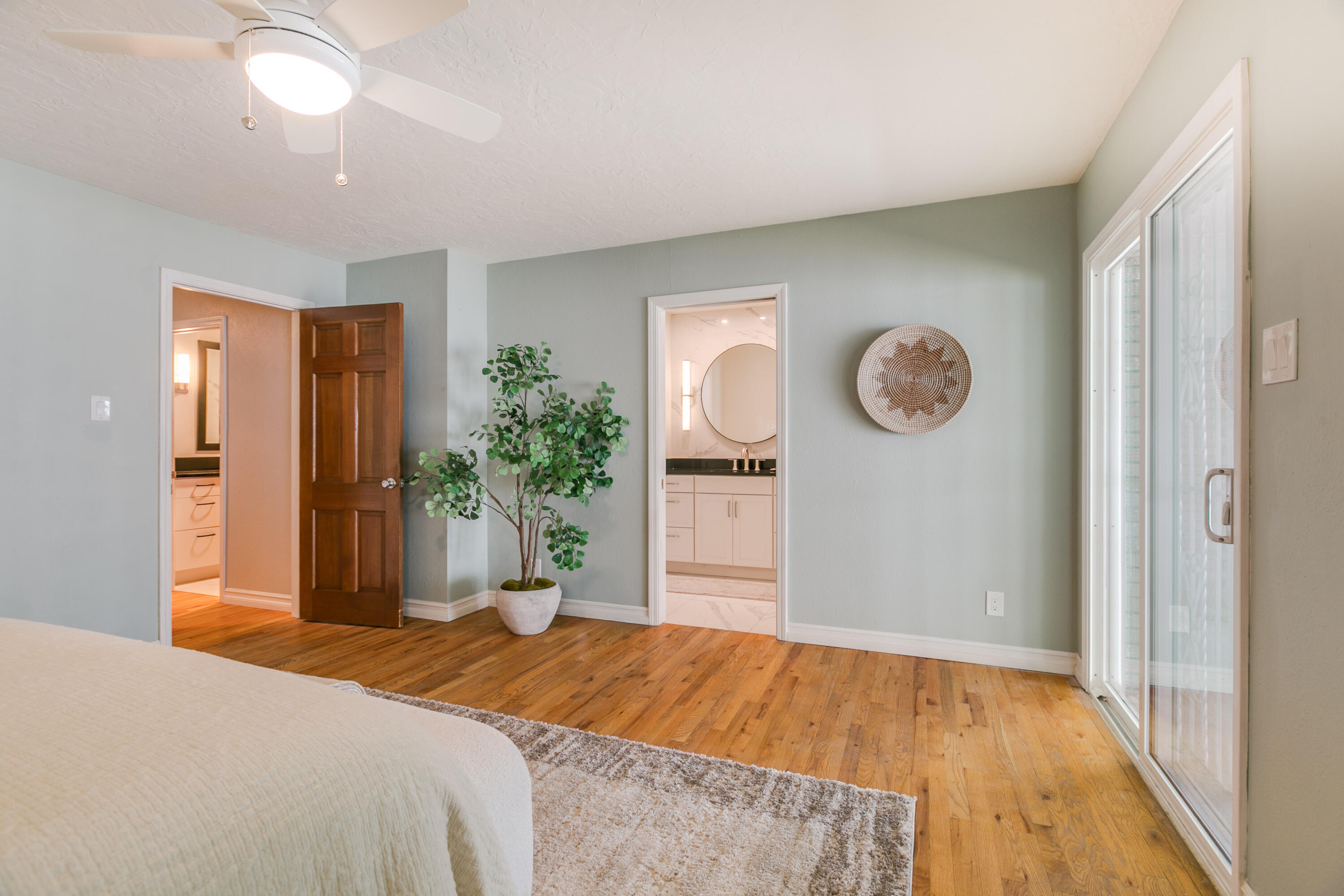 2908 INDIANA Street NE