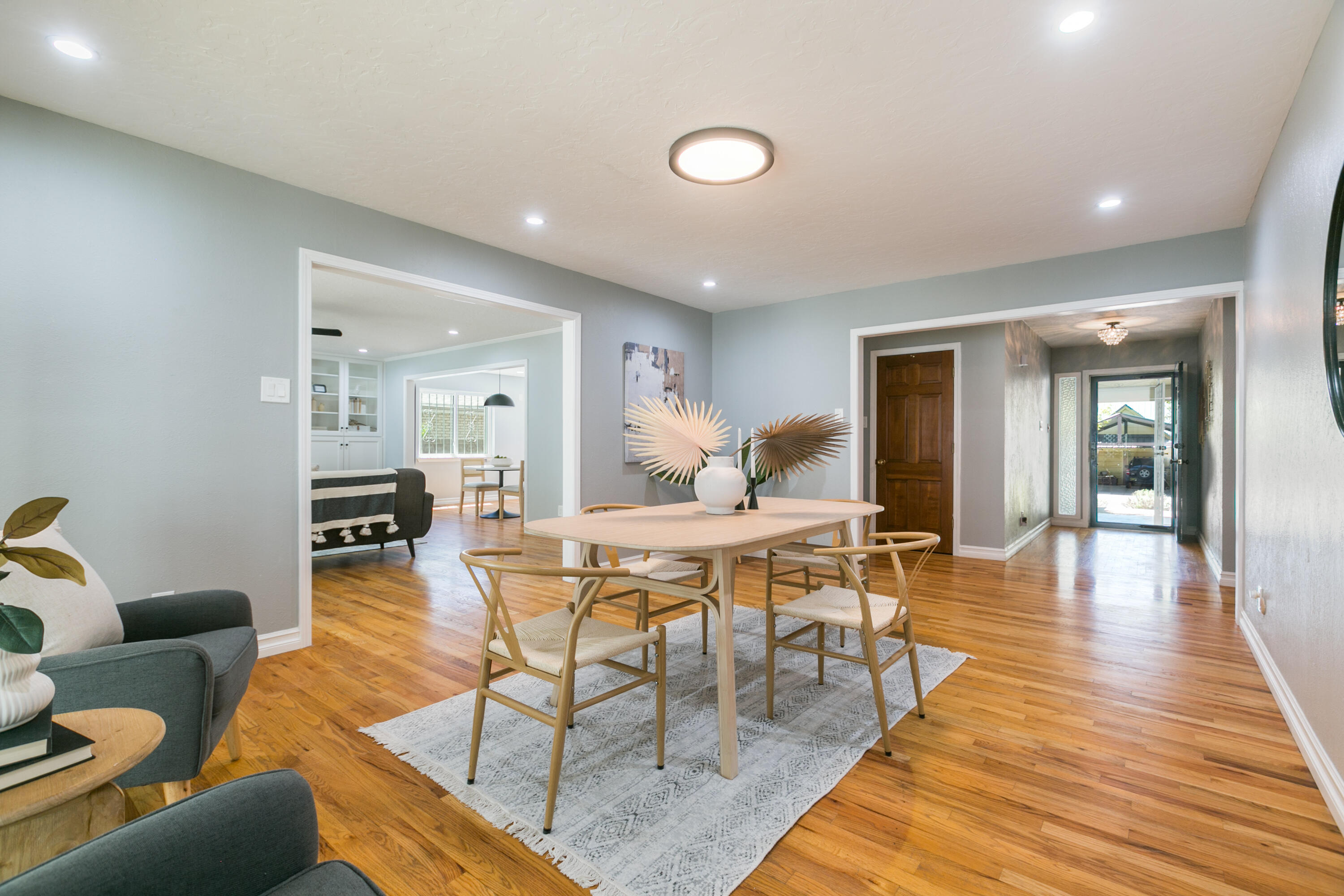 2908 INDIANA Street NE