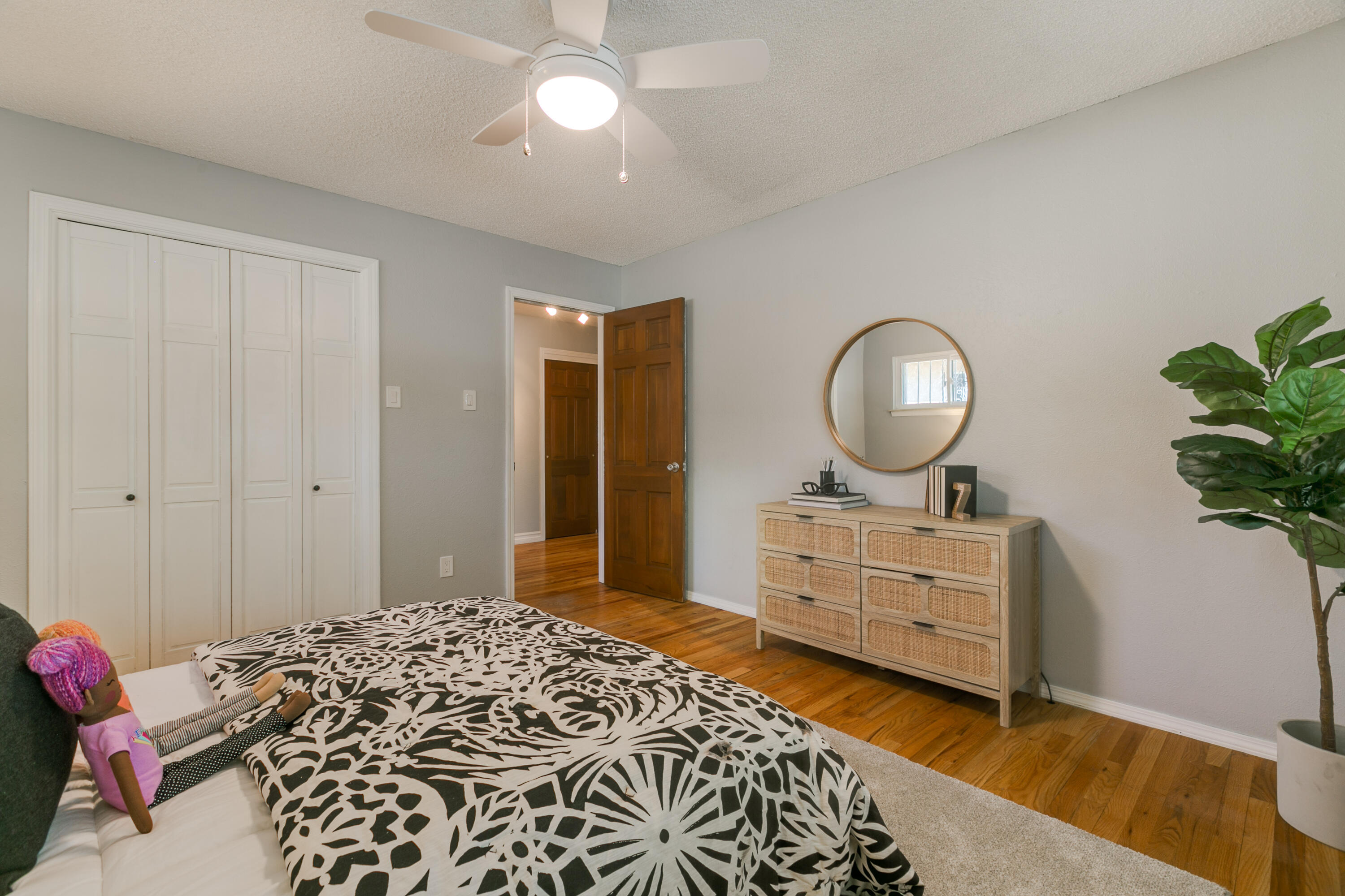 2908 INDIANA Street NE