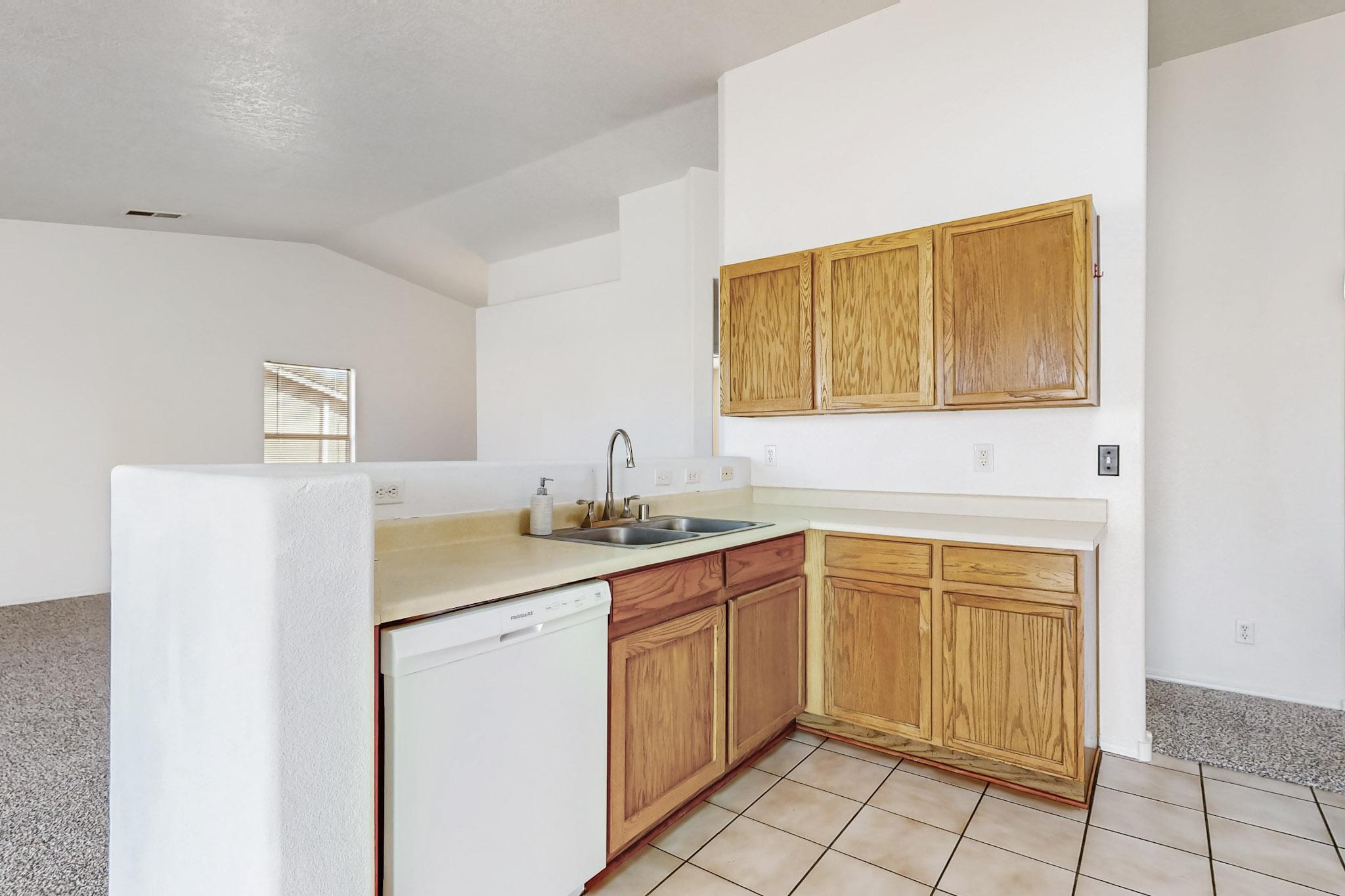 7105 HARTFORD HILLS Drive NE