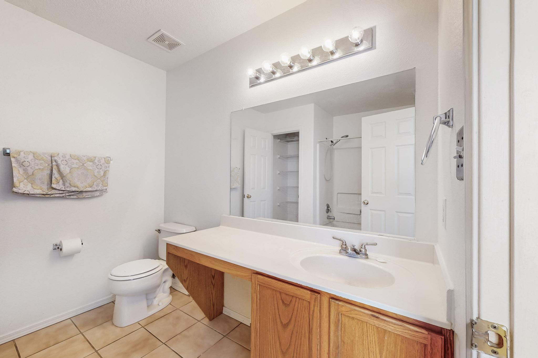 7105 HARTFORD HILLS Drive NE