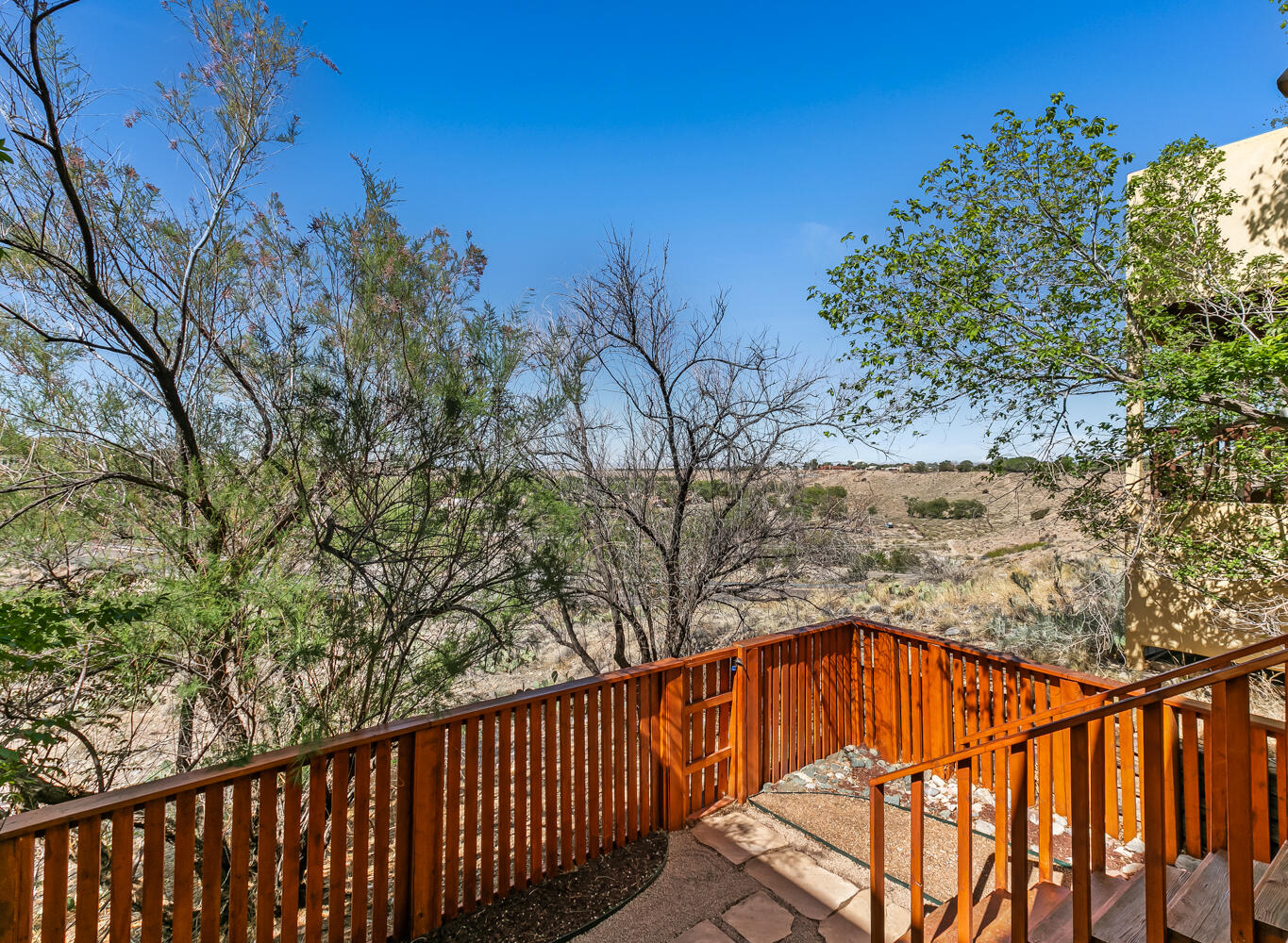 533 PINON CREEK Road SE