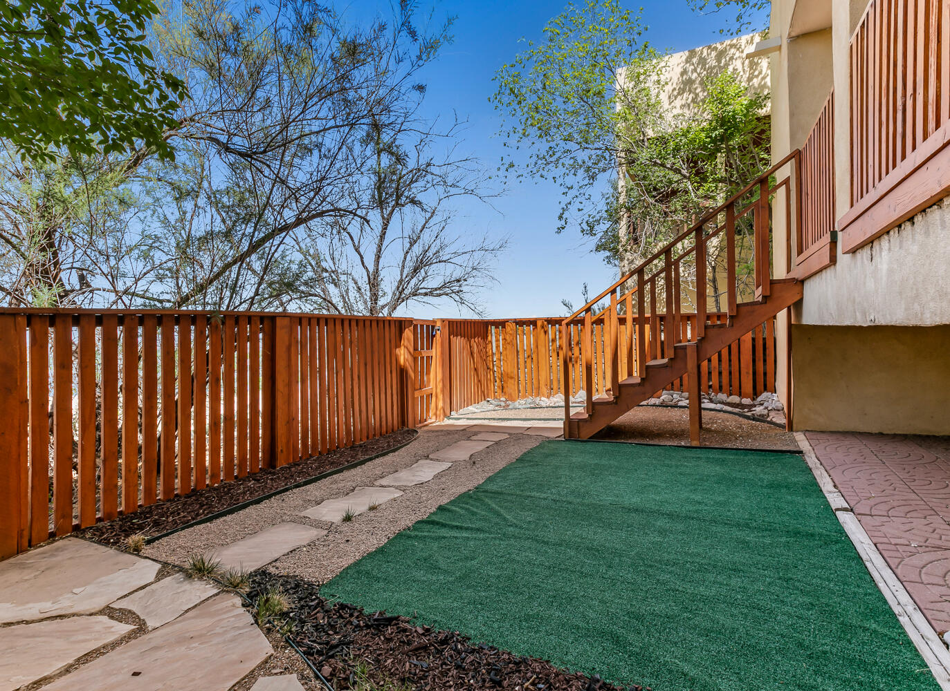 533 PINON CREEK Road SE