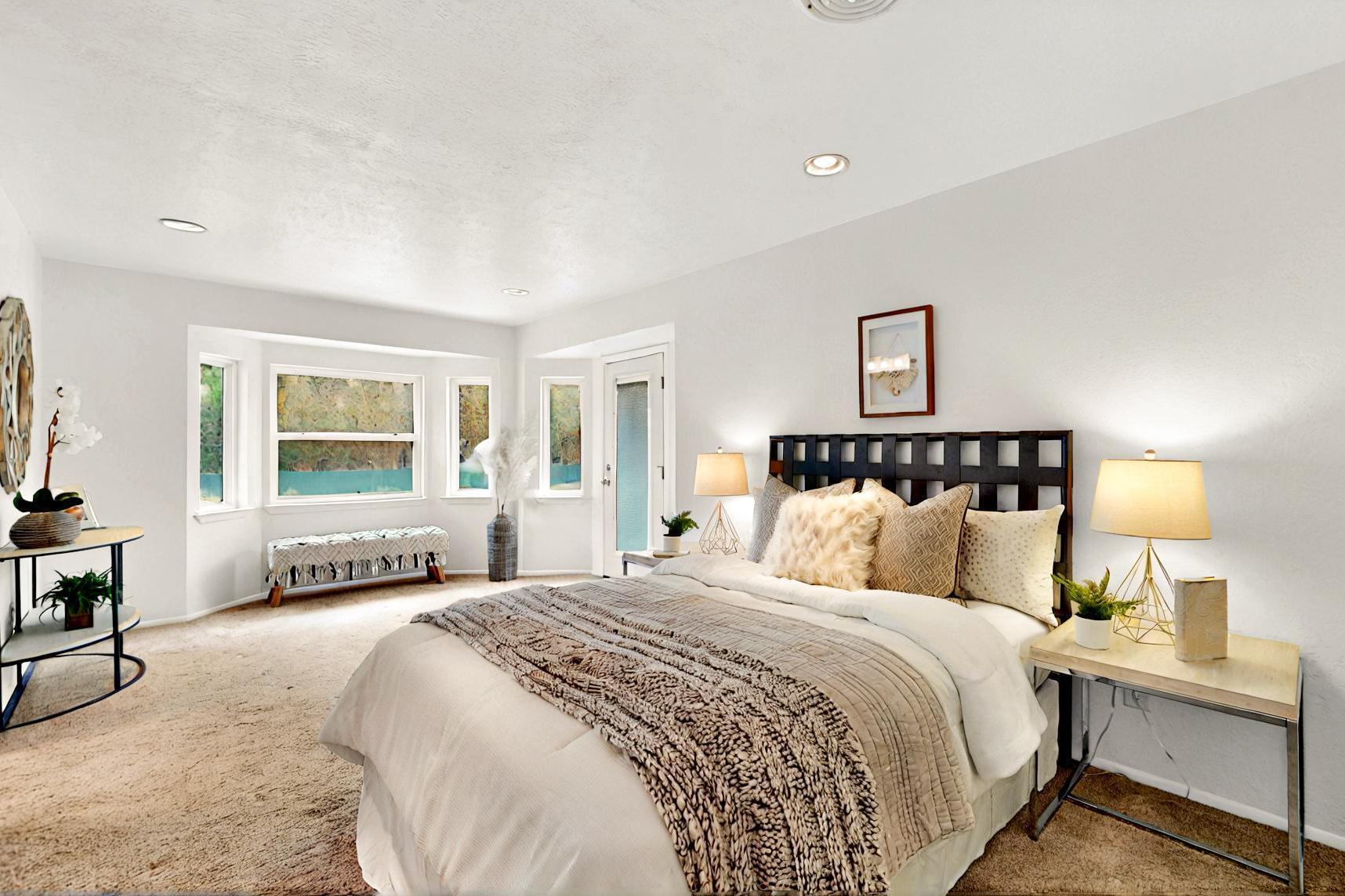 4604 SHERWOOD Street NE