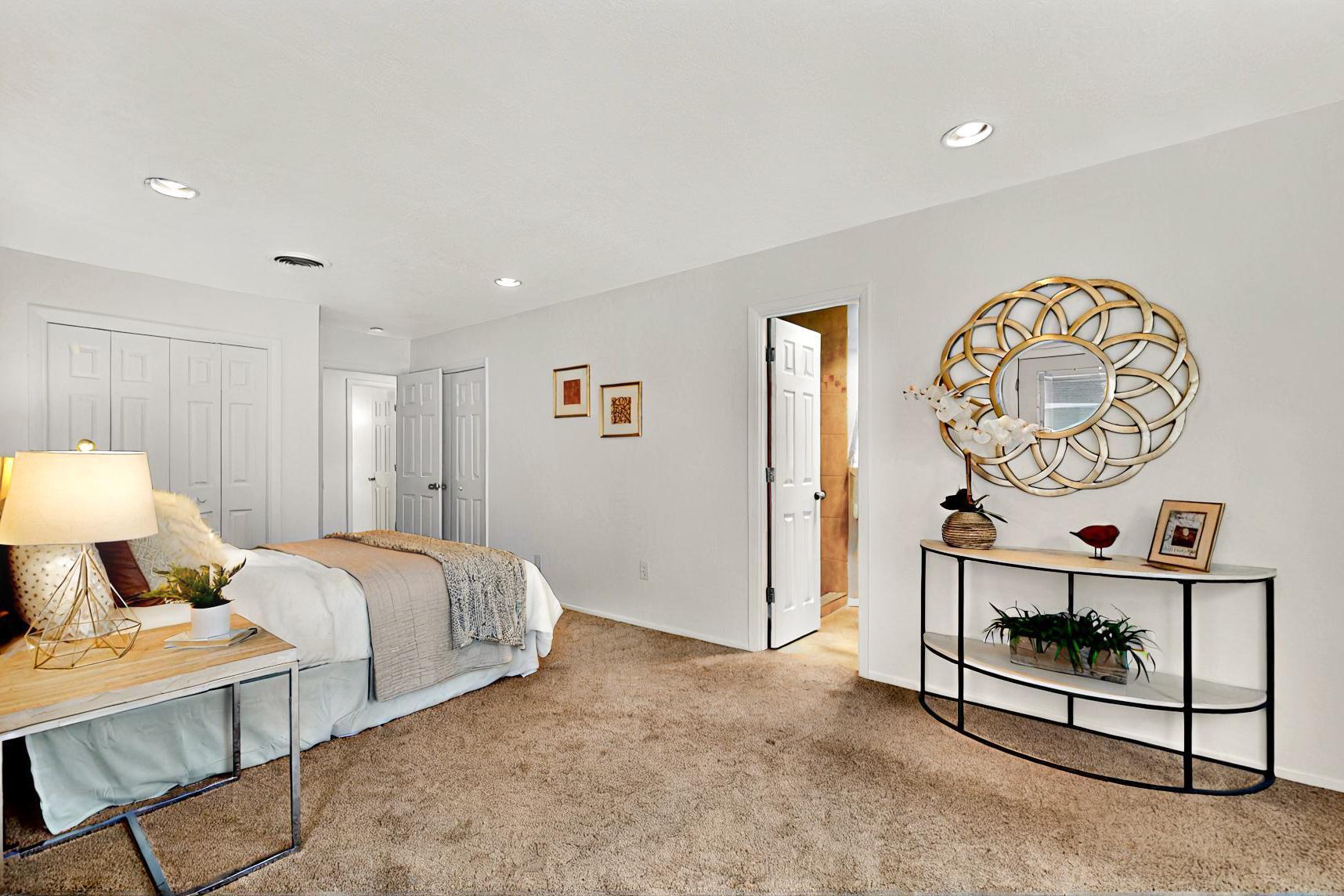 4604 SHERWOOD Street NE