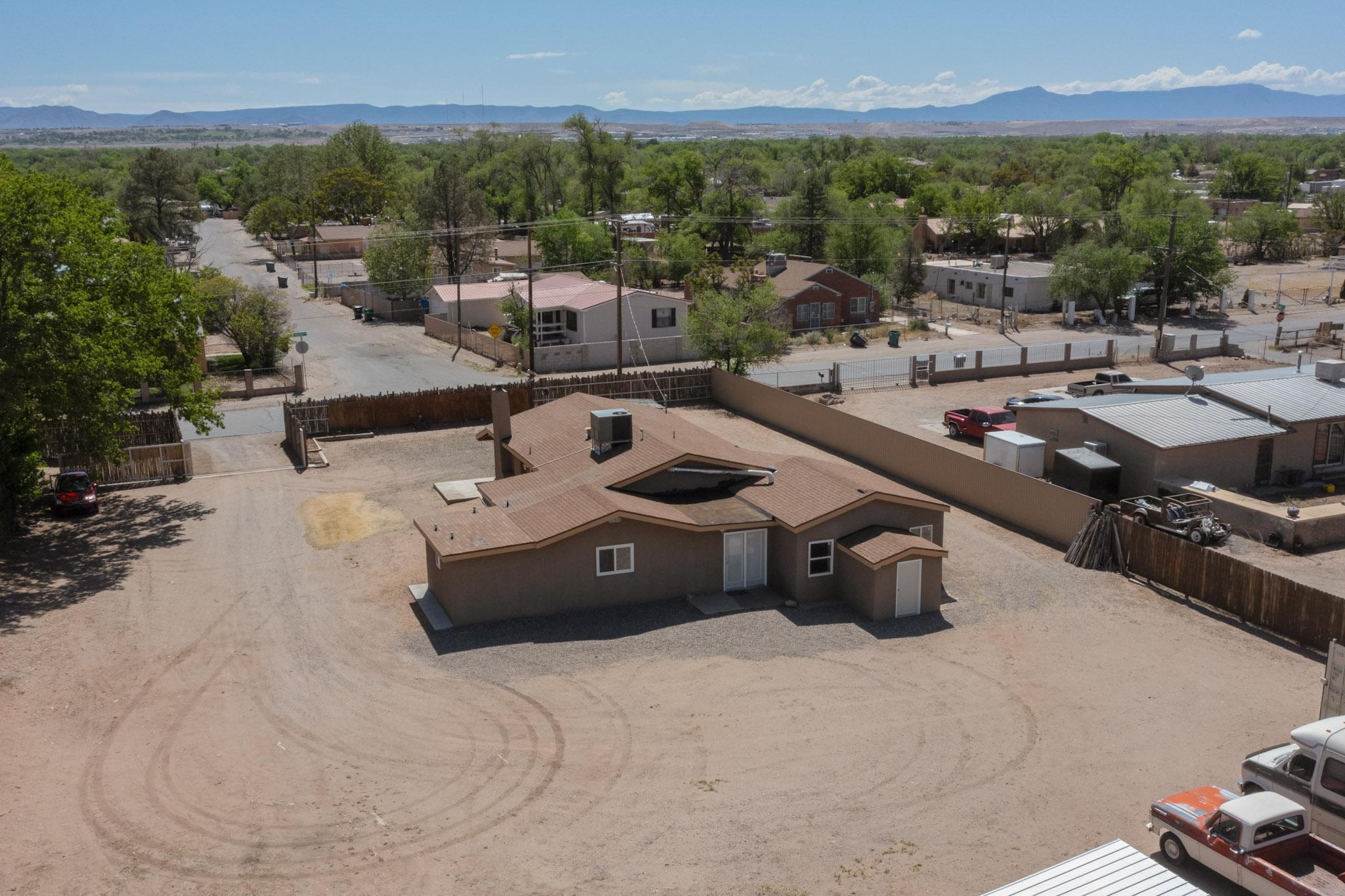 2215 TAPIA Boulevard SW