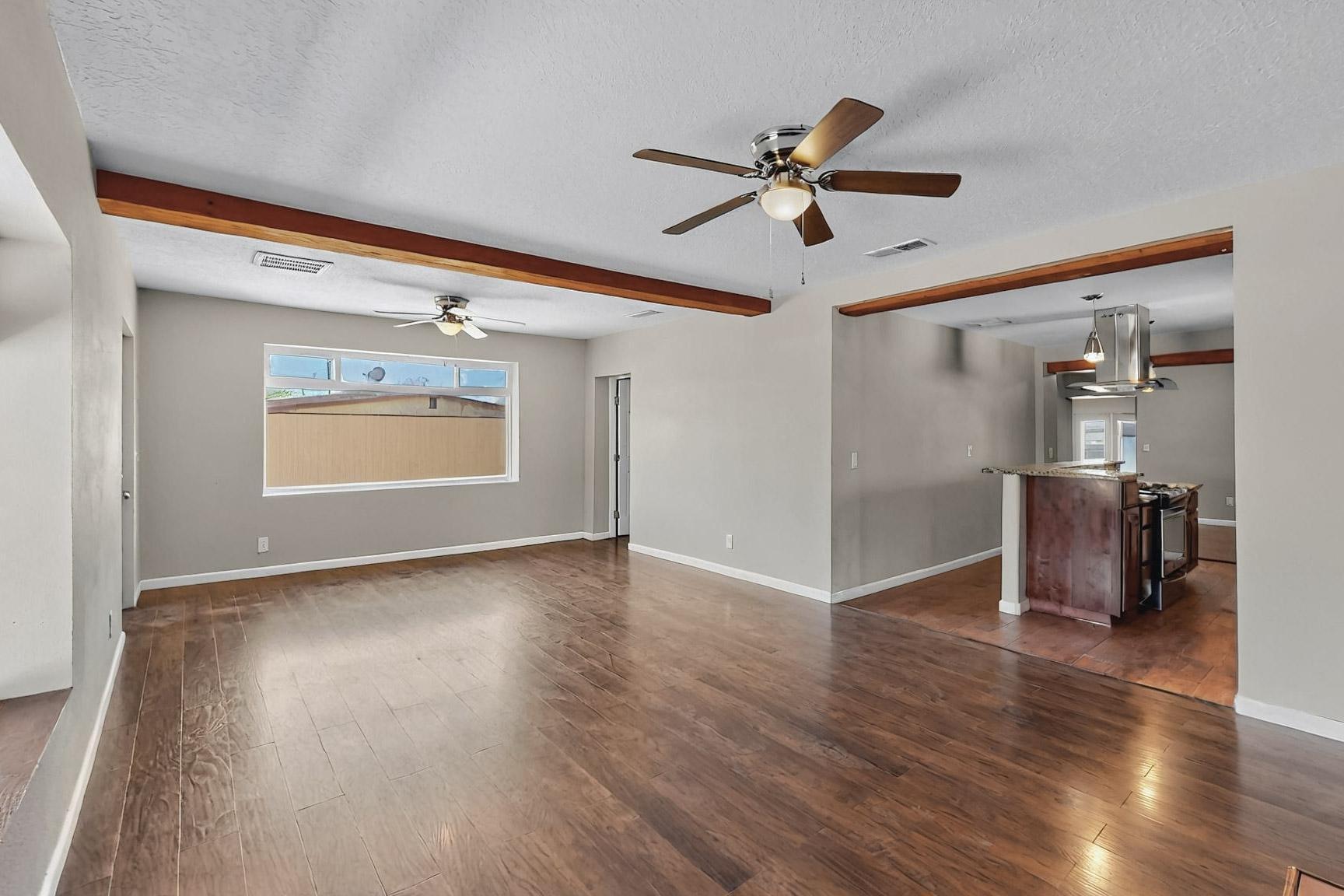 2215 TAPIA Boulevard SW