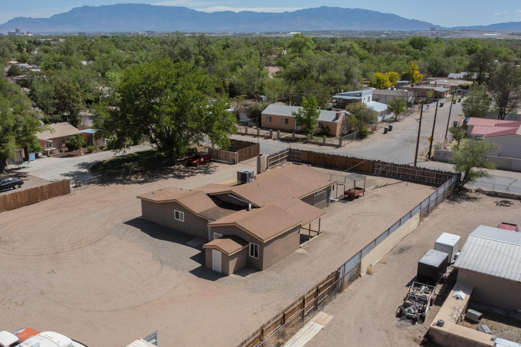 2215 TAPIA Boulevard SW