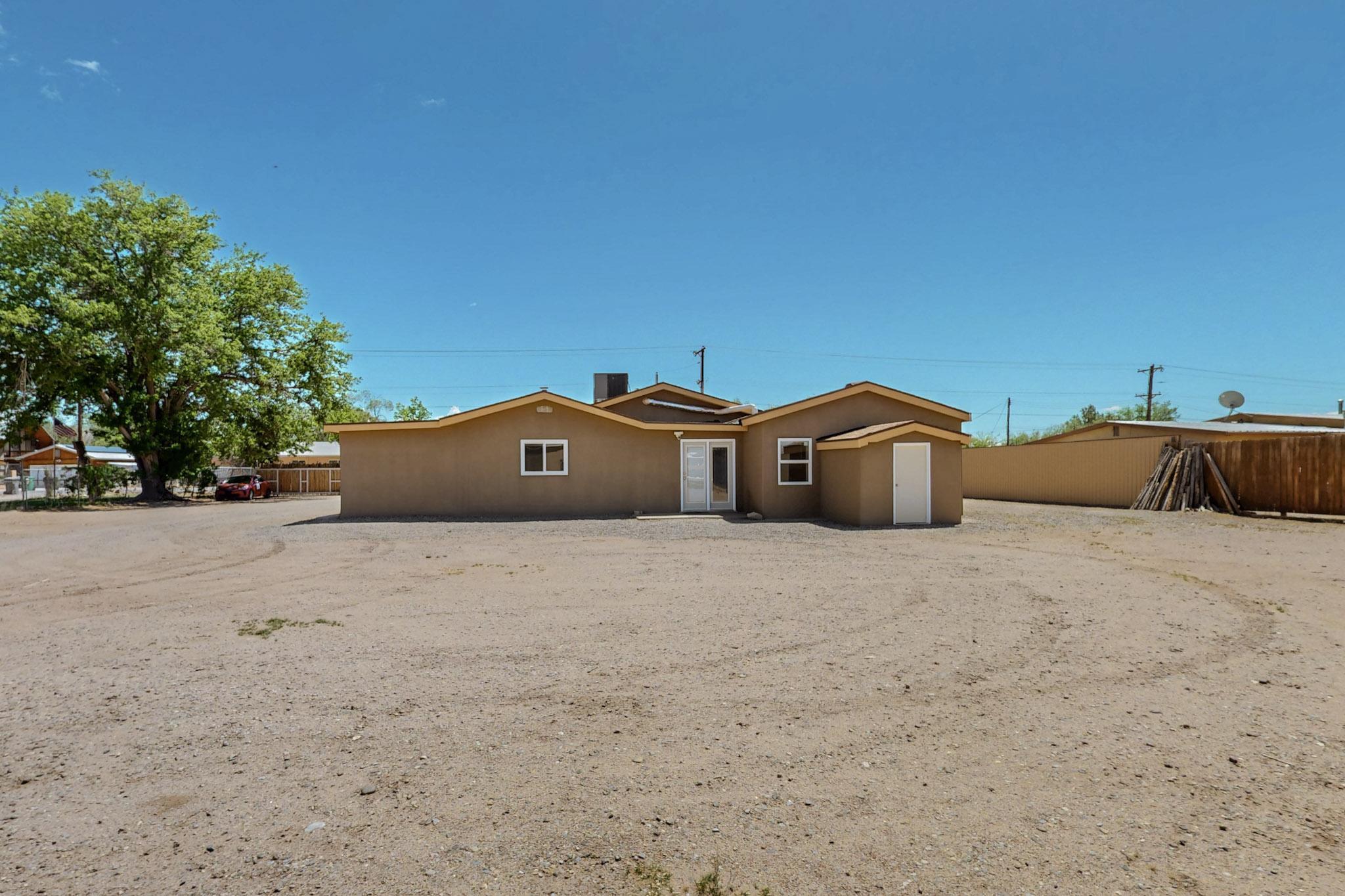 2215 TAPIA Boulevard SW