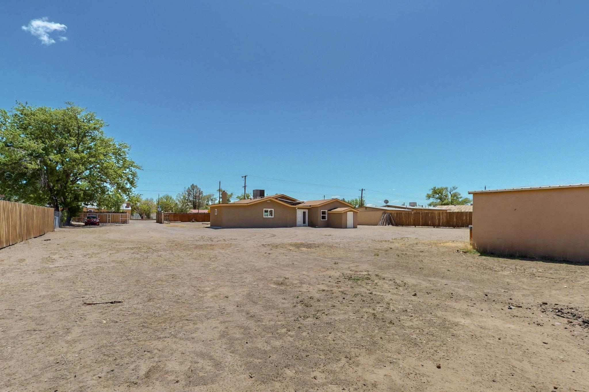 2215 TAPIA Boulevard SW