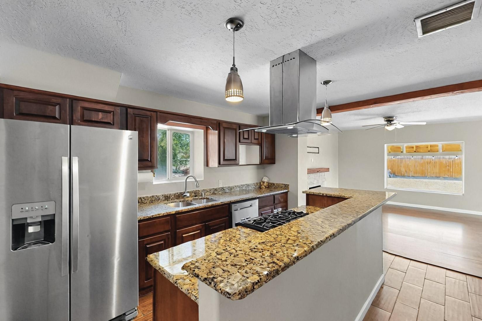 2215 TAPIA Boulevard SW