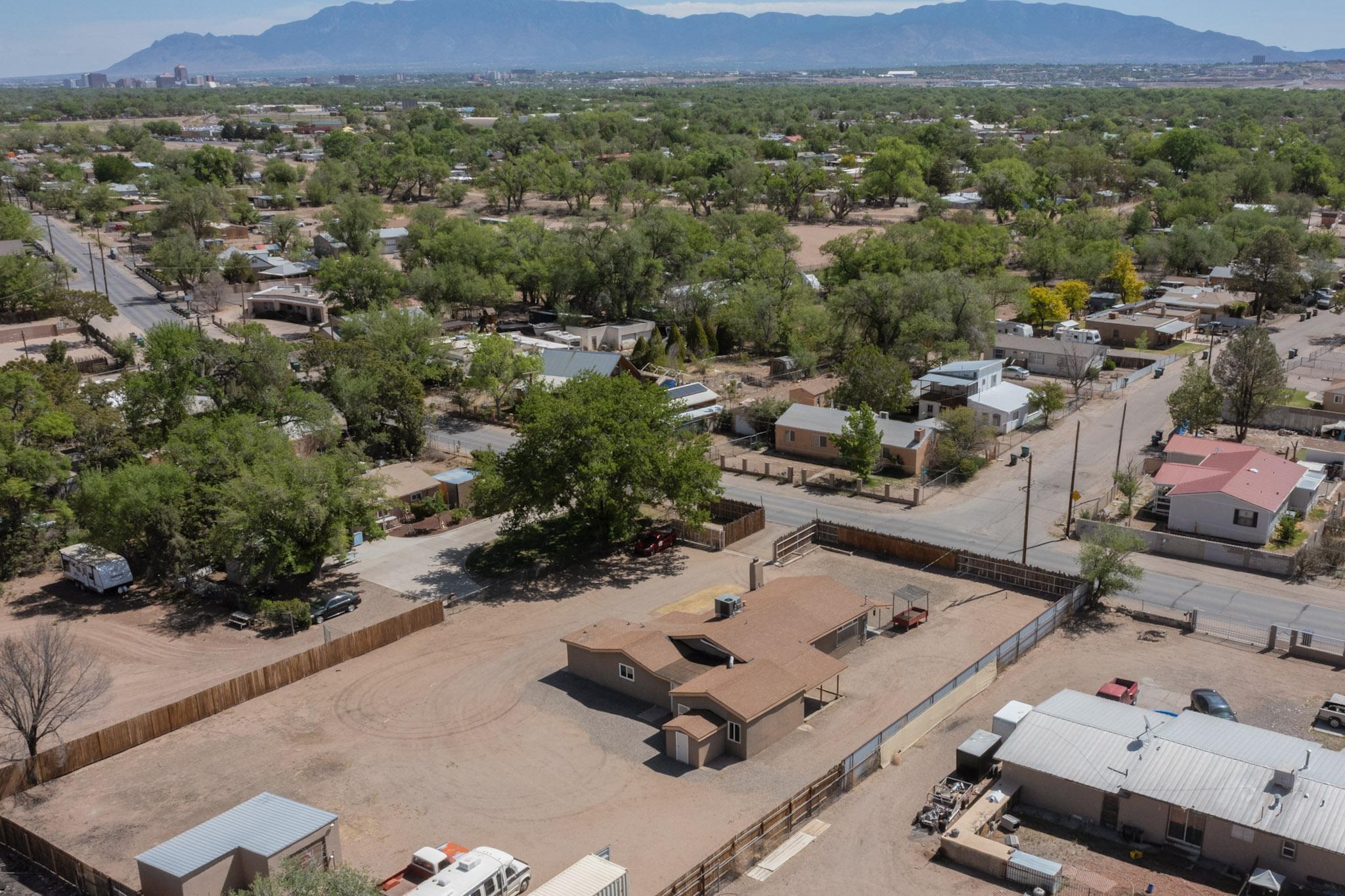 2215 TAPIA Boulevard SW