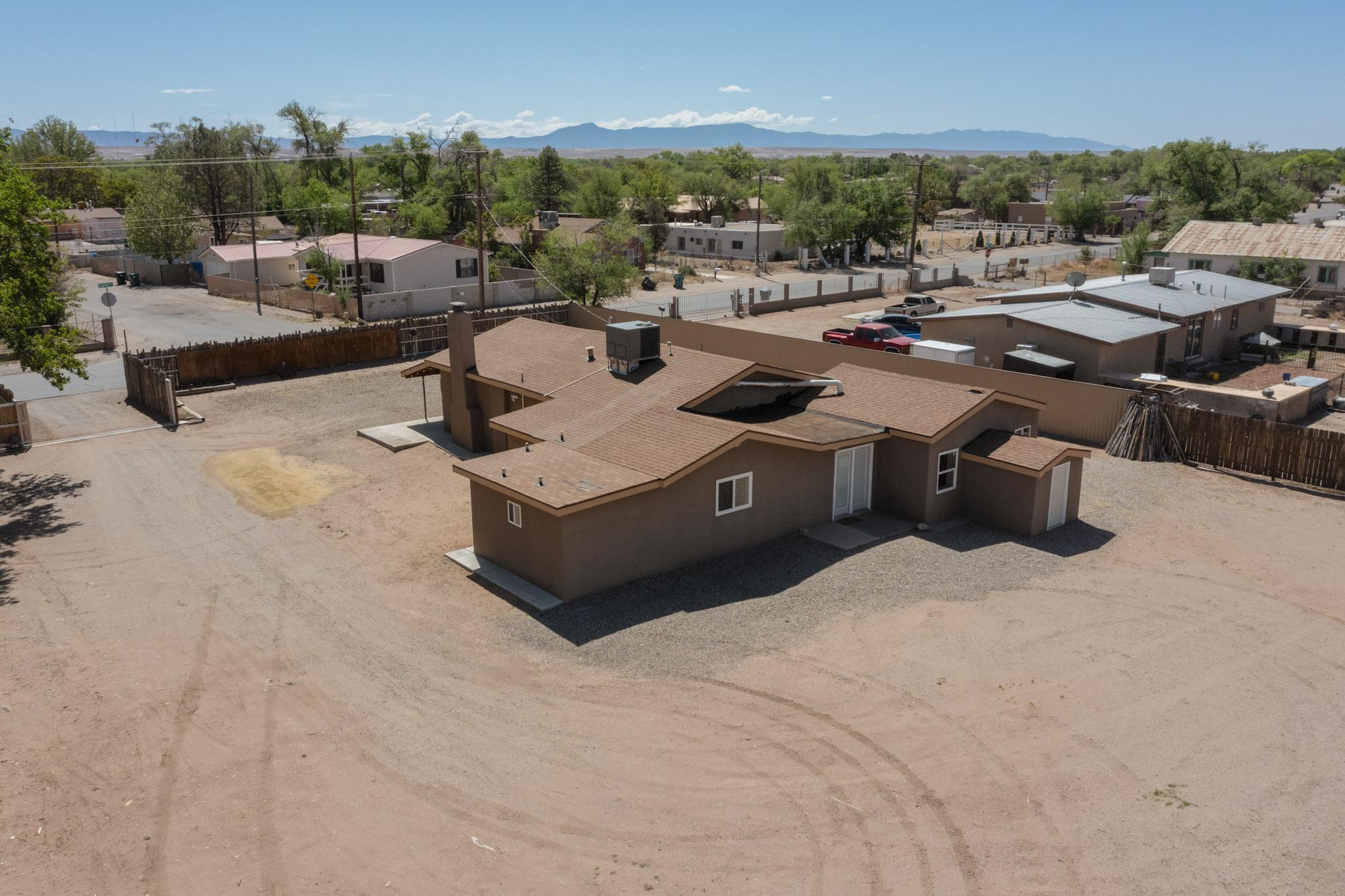 2215 TAPIA Boulevard SW