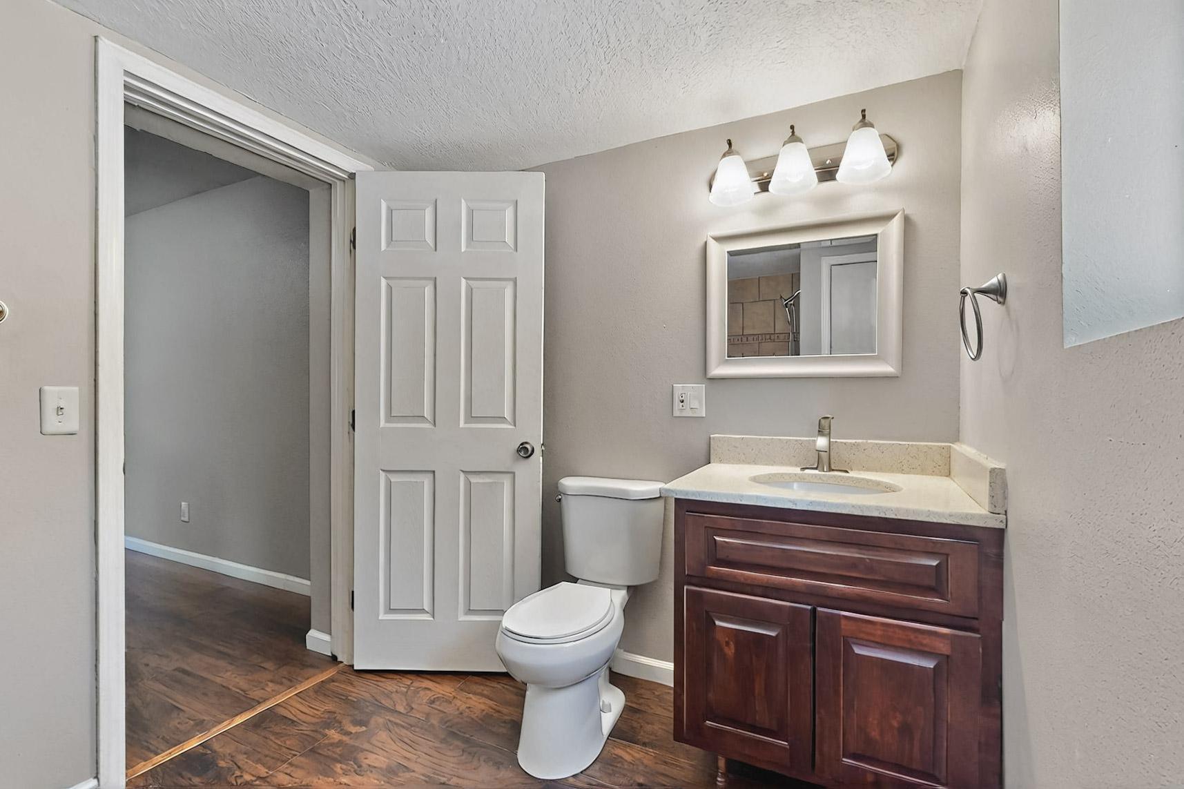 2215 TAPIA Boulevard SW