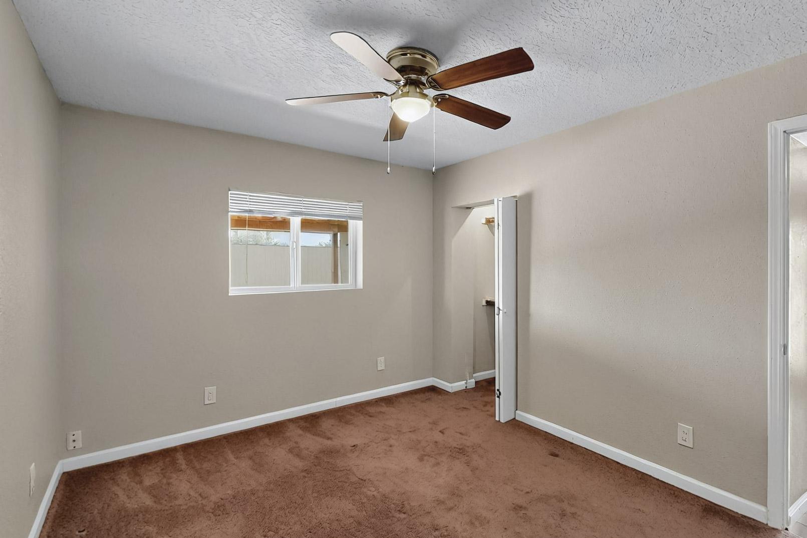 2215 TAPIA Boulevard SW