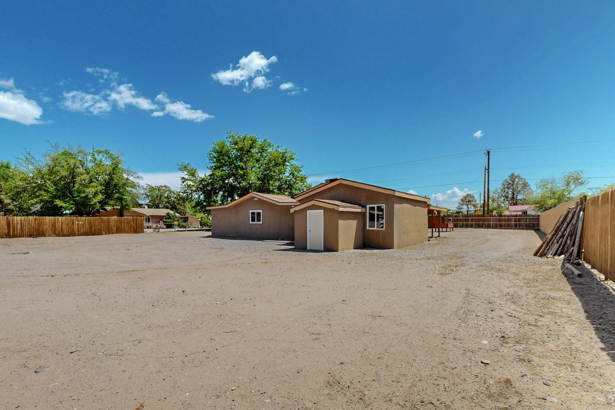 2215 TAPIA Boulevard SW