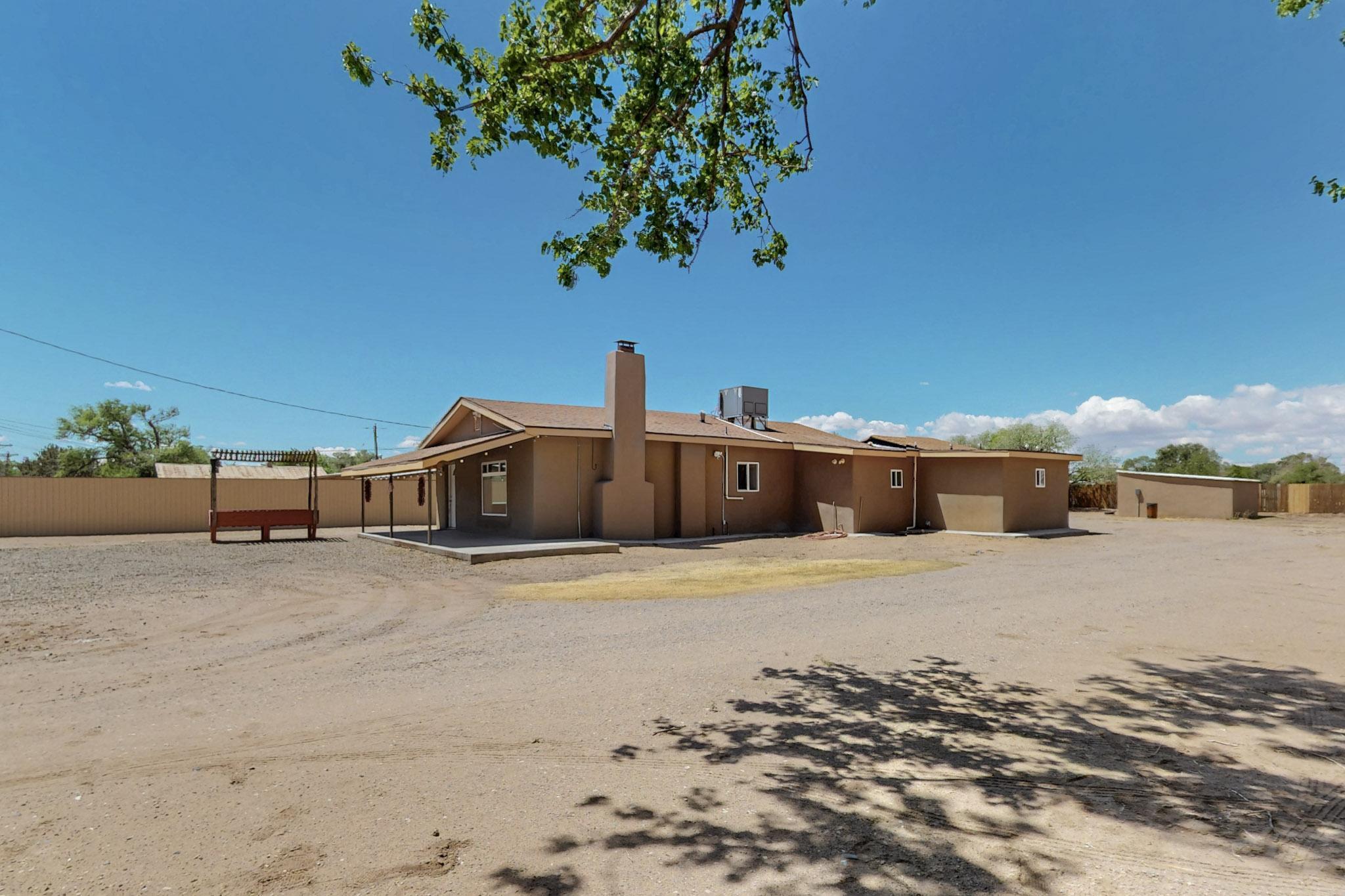 2215 TAPIA Boulevard SW