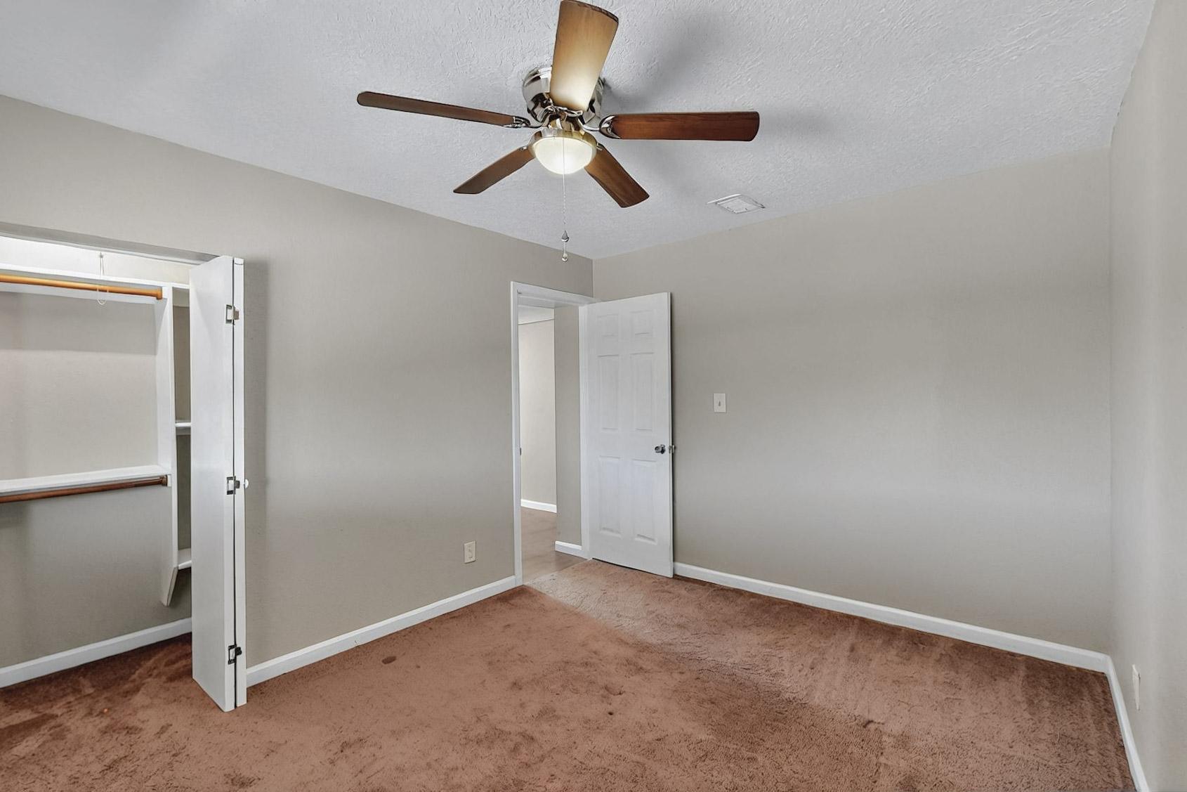 2215 TAPIA Boulevard SW