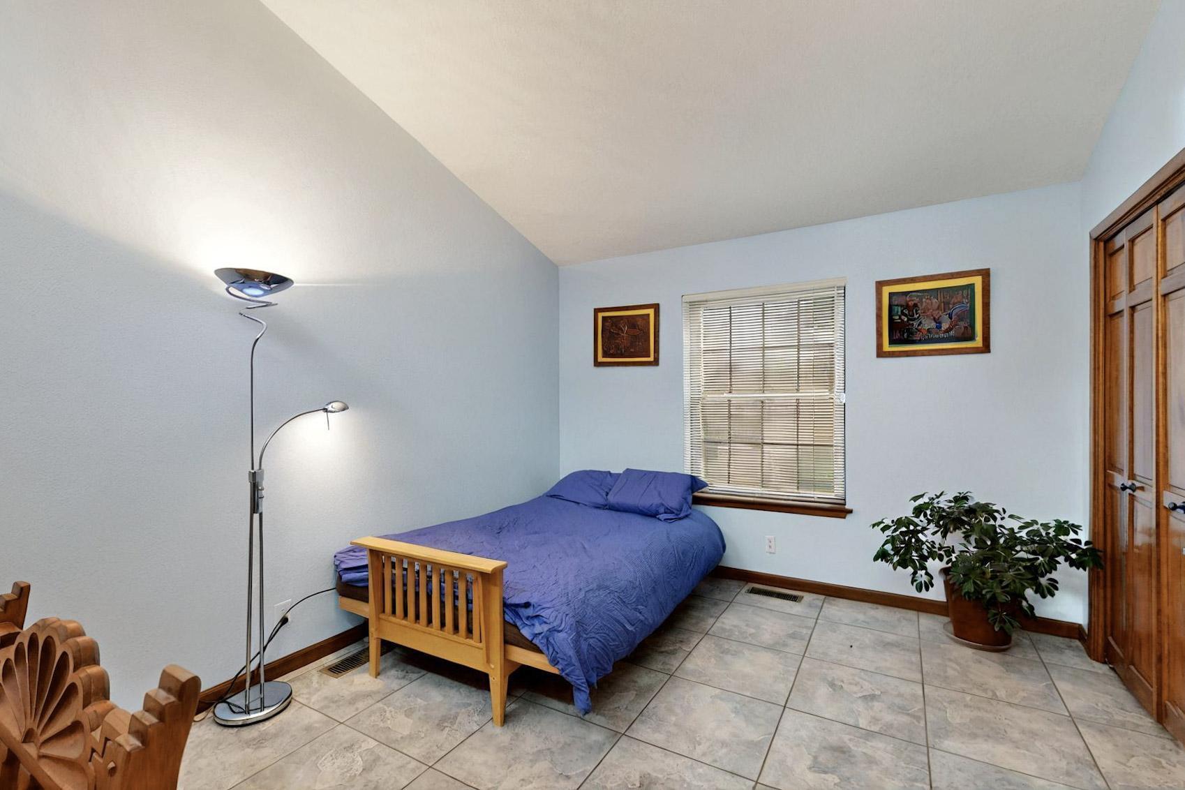 13108 Della Longa Lane NE