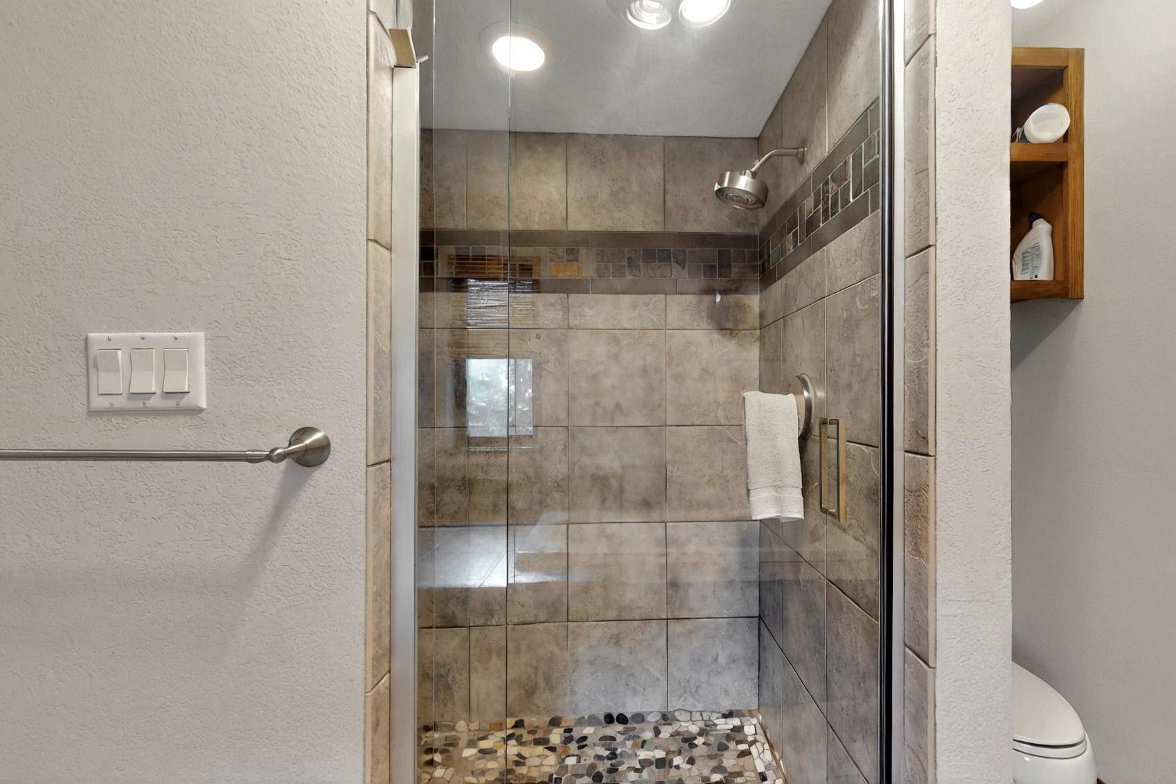 13108 Della Longa Lane NE