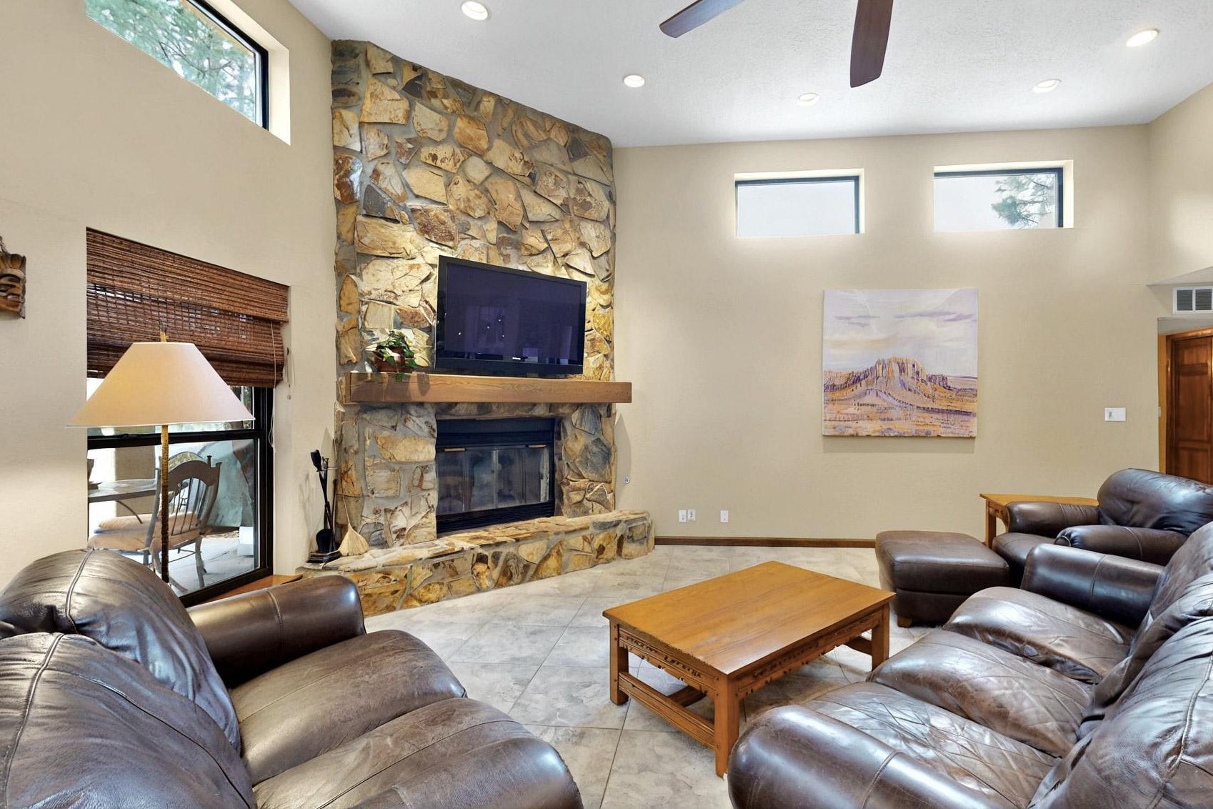 13108 Della Longa Lane NE