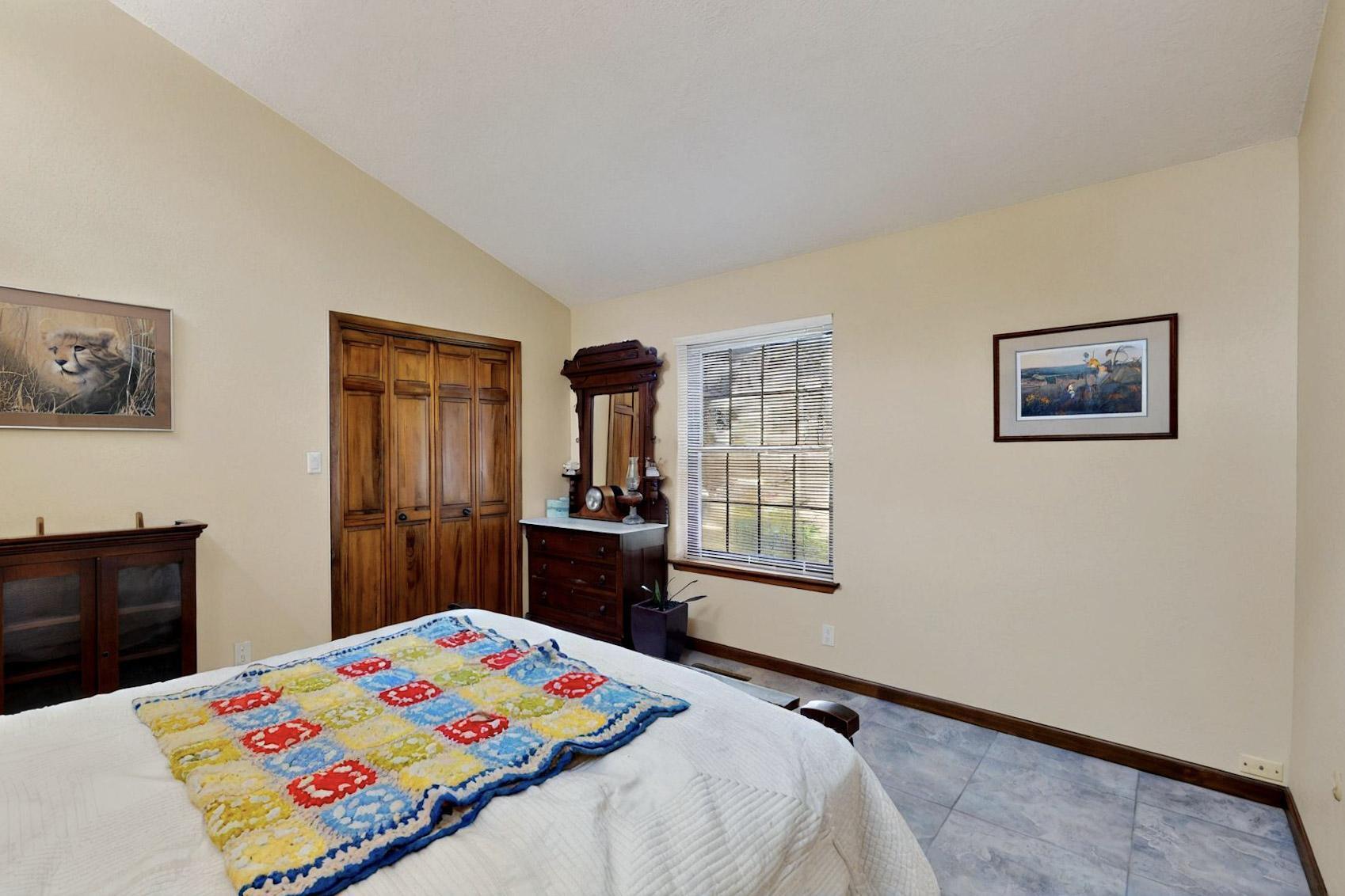 13108 Della Longa Lane NE
