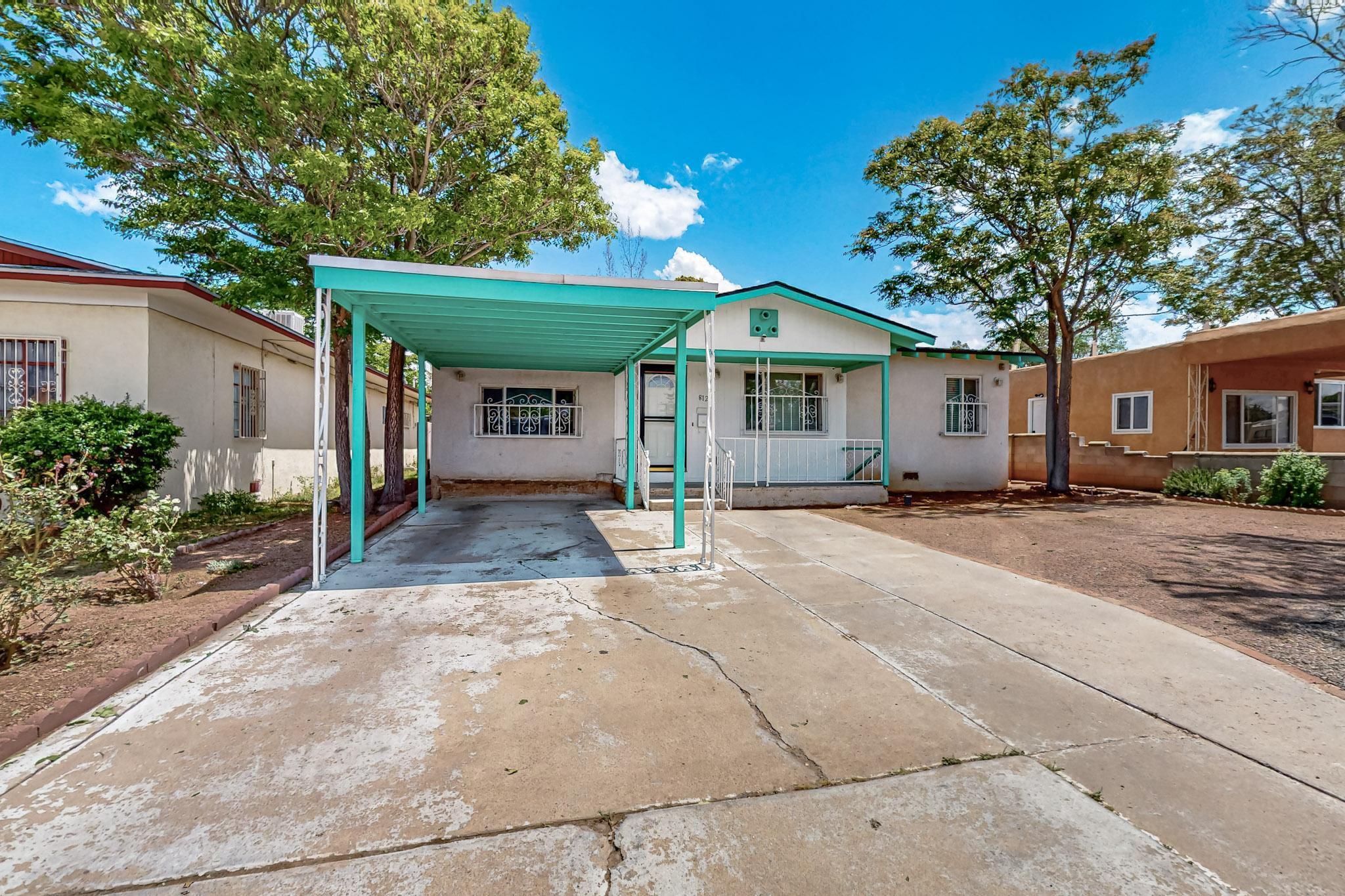 812 CARDENAS Drive SE