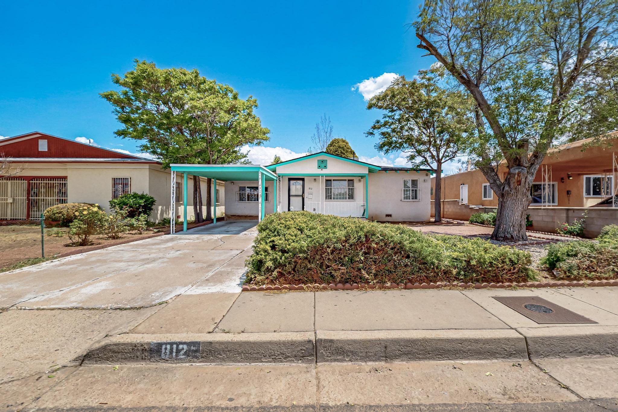 812 CARDENAS Drive SE